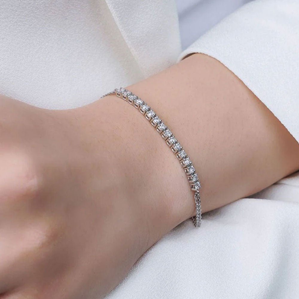 Zarafetin ve Değerin İncisi: Su Yolu Pırlanta Bileklikler - RONAFF PIRLANTA