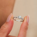 0.20 Karat Yuvarlak Merkez & 0.12 Karat Kenar Pırlanta Lotus Yüzük - RNF0918 | Tektaş Yüzükler | Ronaff Pırlanta | Tektaş Yüzük, Pırlanta Yüzük, Kolye, Küpe