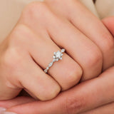 0.20 Karat Yuvarlak Merkez & 0.12 Karat Kenar Pırlanta Lotus Yüzük - RNF0918 | Tektaş Yüzükler | Ronaff Pırlanta | Tektaş Yüzük, Pırlanta Yüzük, Kolye, Küpe