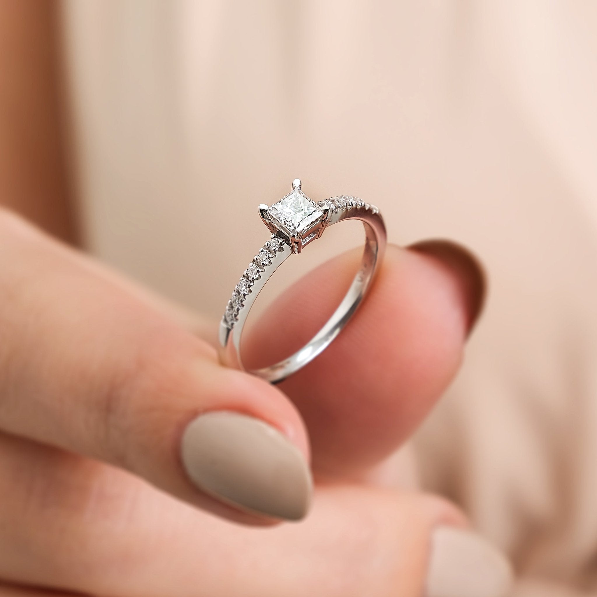 0.30 Karat Merkez & 0.12 Karat Kenar Pırlanta HRD Sertifikalı Klasik Tektaş Yüzük - RNF0935 | Tektaş Yüzükler | Ronaff Pırlanta | Tektaş Yüzük, Pırlanta Yüzük, Kolye, Küpe