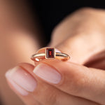 0.60 Karat Emerald Kesim Garnet Yüzük - RNF0241 | Renkli Pırlantalı Yüzükler | Ronaff Pırlanta | Tektaş Yüzük, Pırlanta Yüzük, Kolye, Küpe