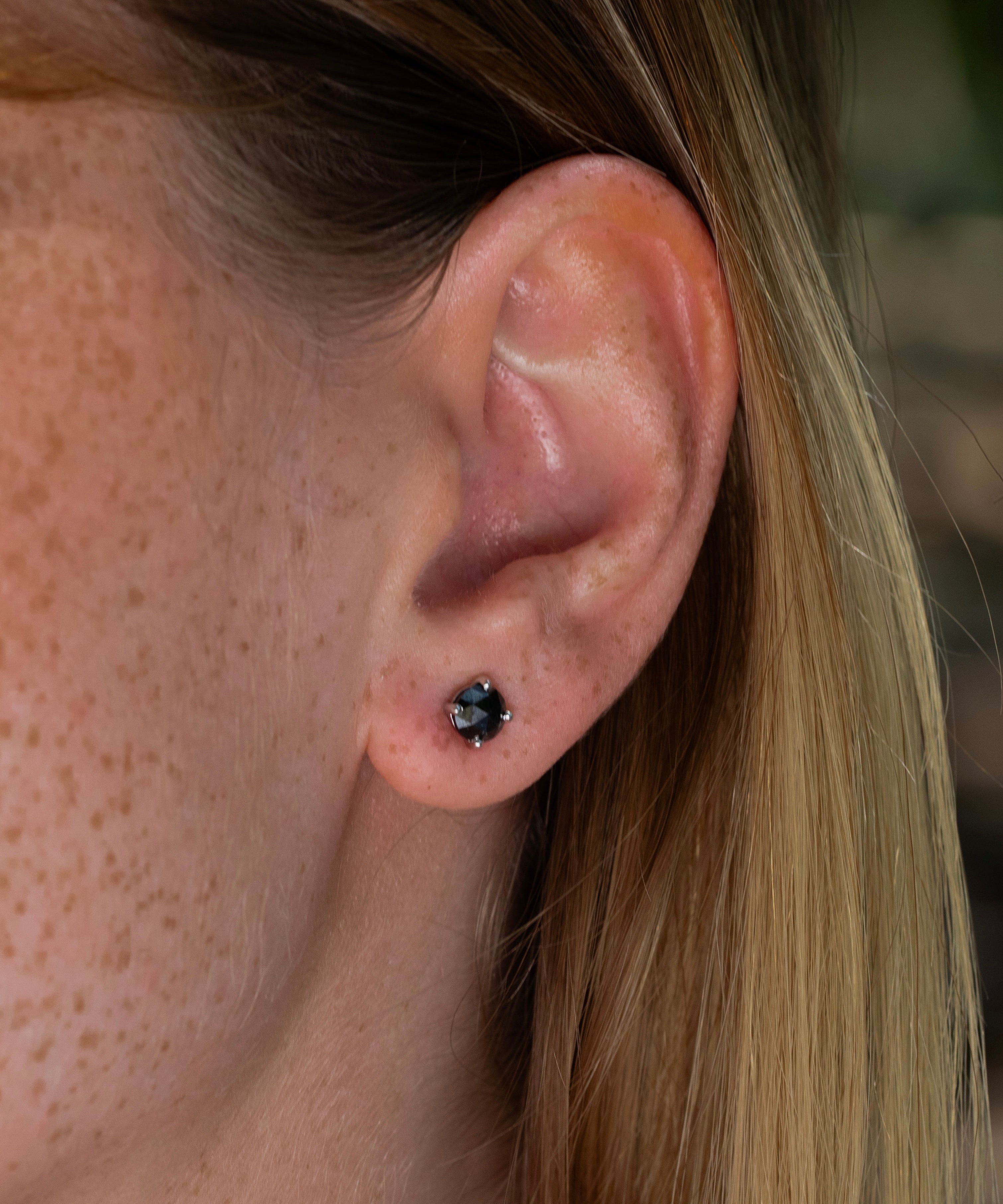 0.60 Karat Yuvarlak Kesim Siyah Elmas Küpe - RNF01082 | Elmas Küpe | Ronaff Pırlanta | Tektaş Yüzük, Pırlanta Yüzük, Kolye, Küpe