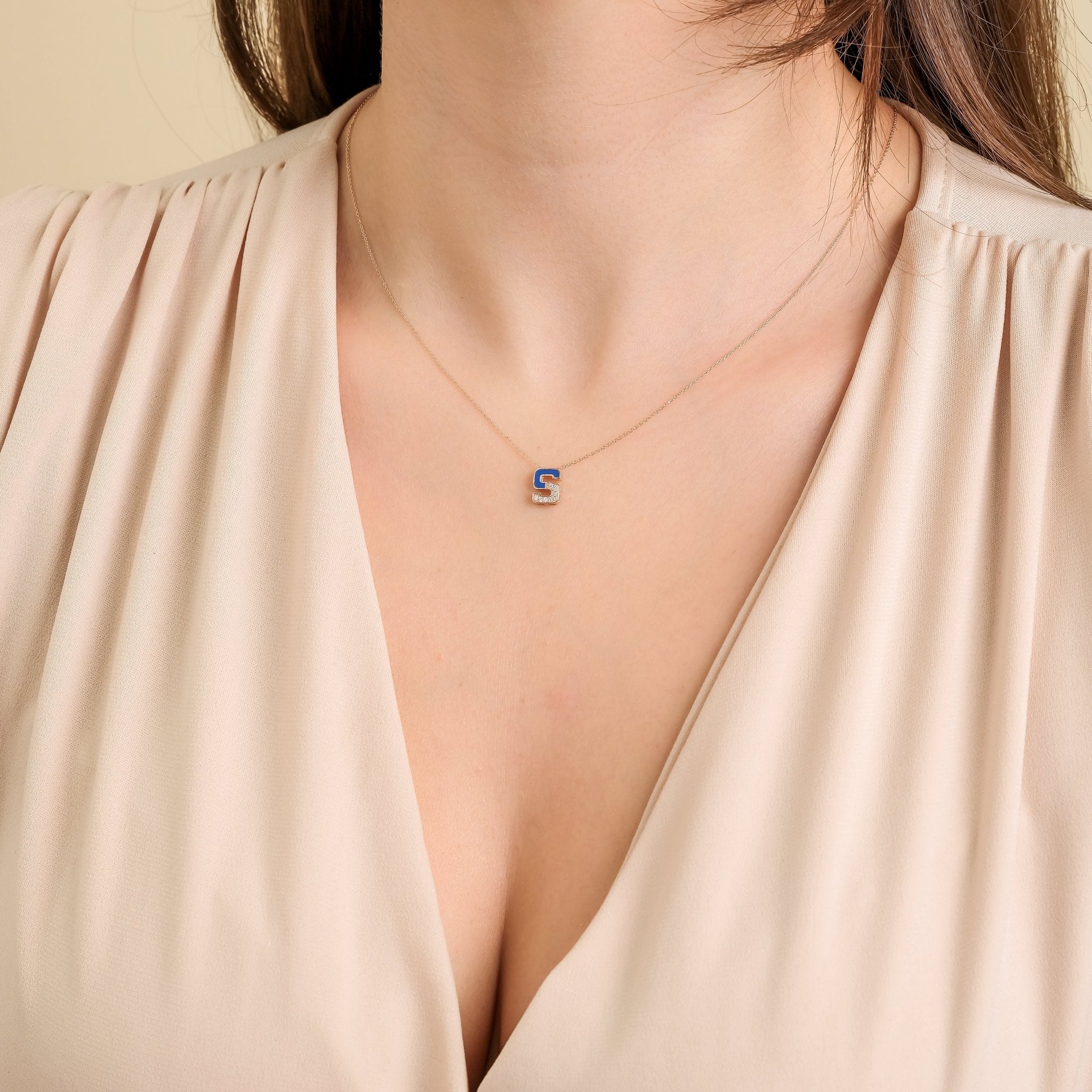 0.11 Karat Pırlanta Renkli Harfli Kolye - RNF0942 | Pırlanta Kolye | Ronaff Pırlanta | Tektaş Yüzük, Pırlanta Yüzük, Kolye, Küpe