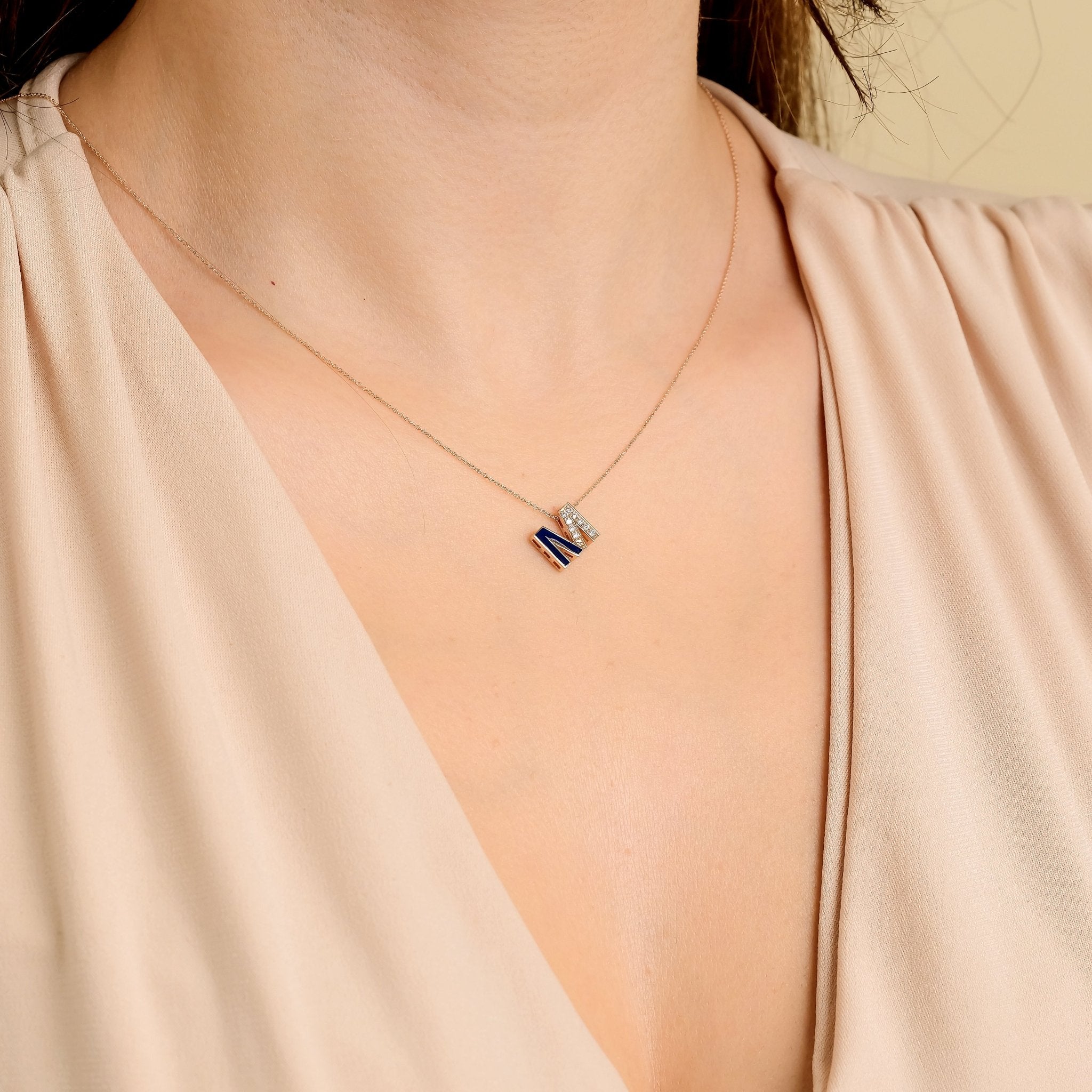 0.12 Karat Pırlanta Renkli M Harfli Kolye - RNF0943 | Pırlanta Kolye | Ronaff Pırlanta | Tektaş Yüzük, Pırlanta Yüzük, Kolye, Küpe