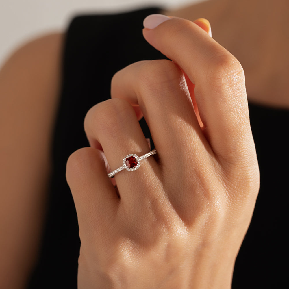 0.40 Karat Baget Yakut & 0.20 Karat Yuvarlak Kesim Pırlanta Yüzük-RNF1388 | Renkli Taşlı Yüzükler | Ronaff Pırlanta | Tektaş Yüzük, Pırlanta Yüzük, Kolye, Küpe