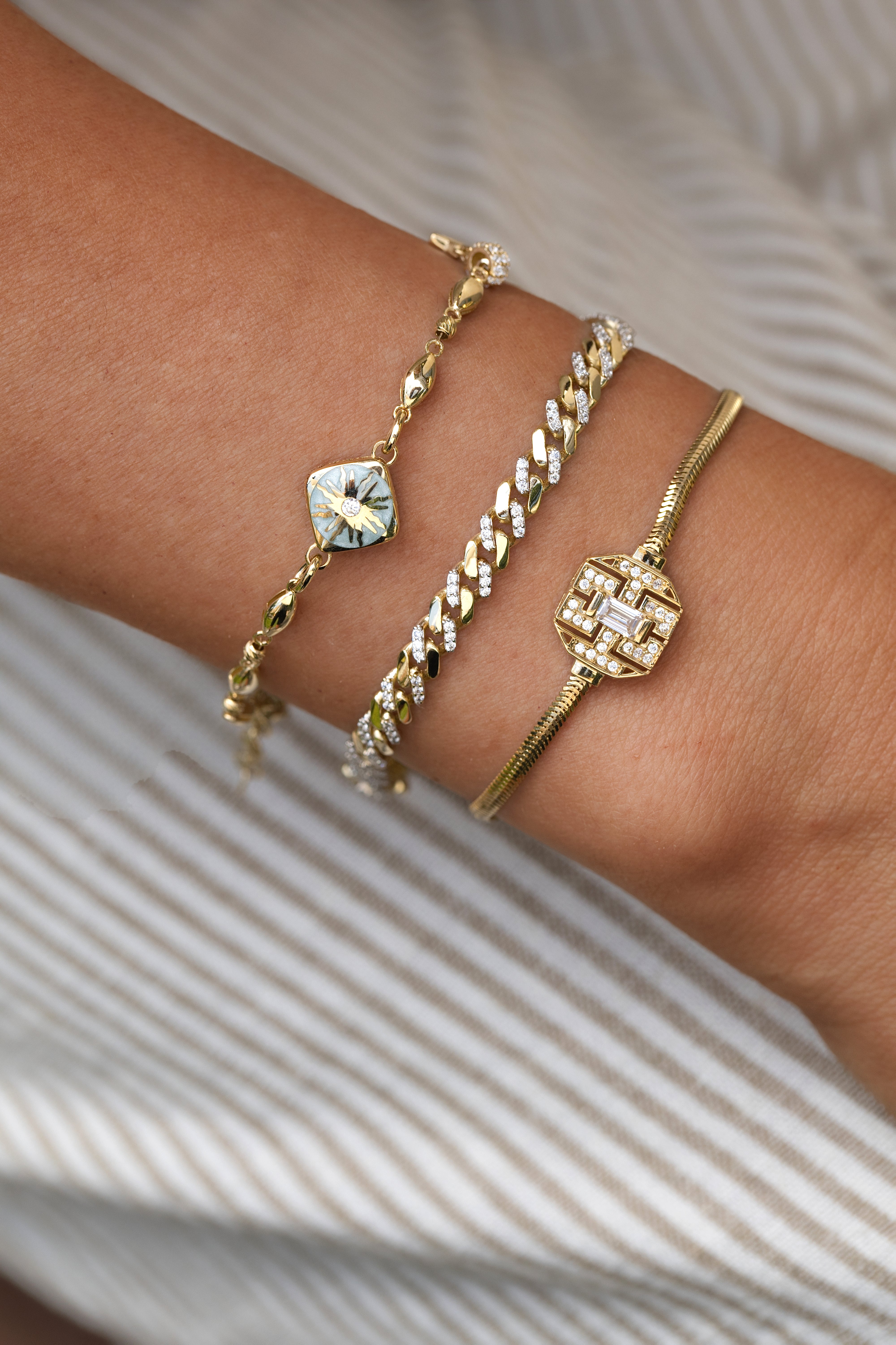 14 K Polar Star Chain Bracelet
