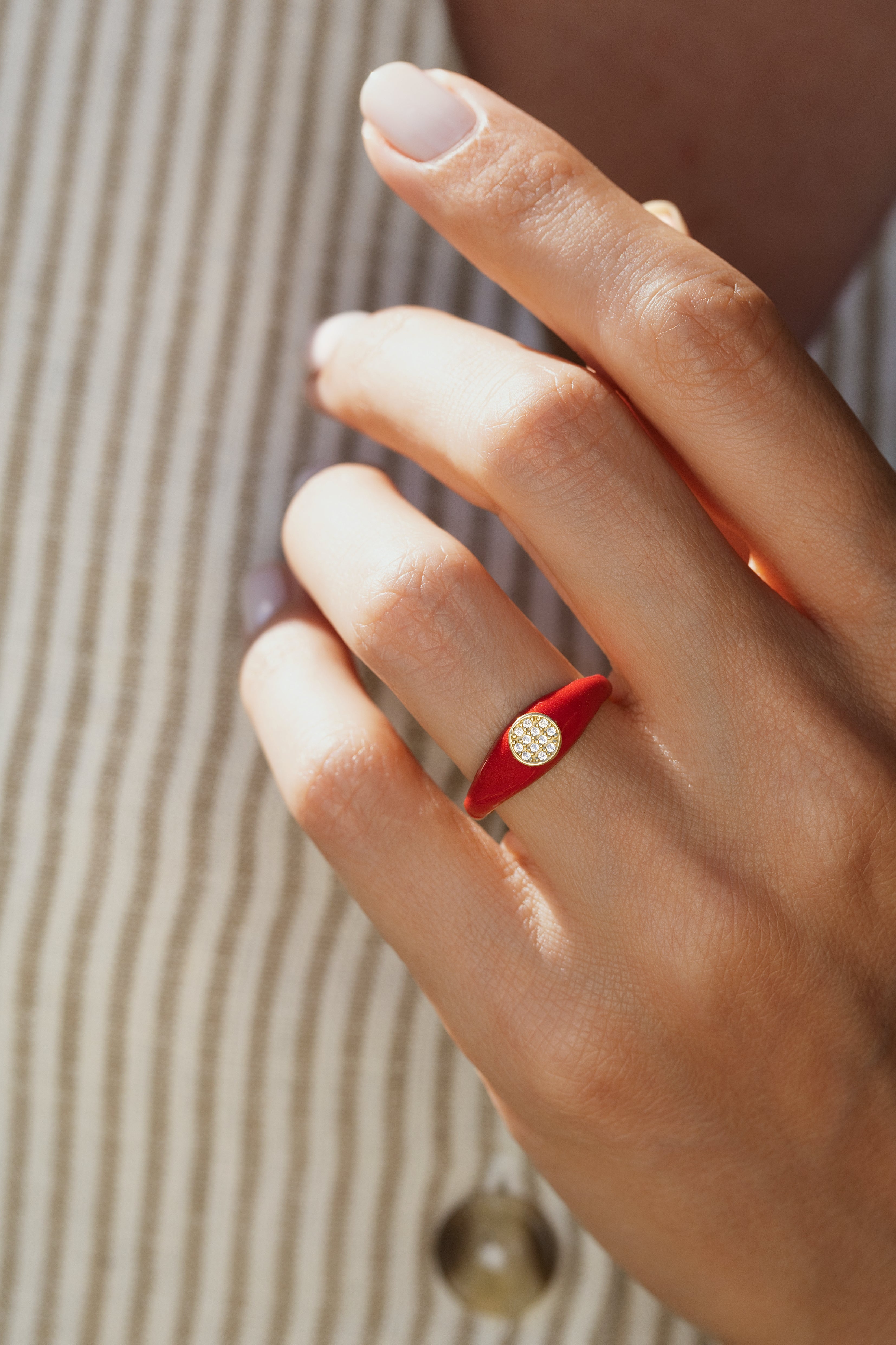 Red Enamel Stone-set Şövalye Gold Ring