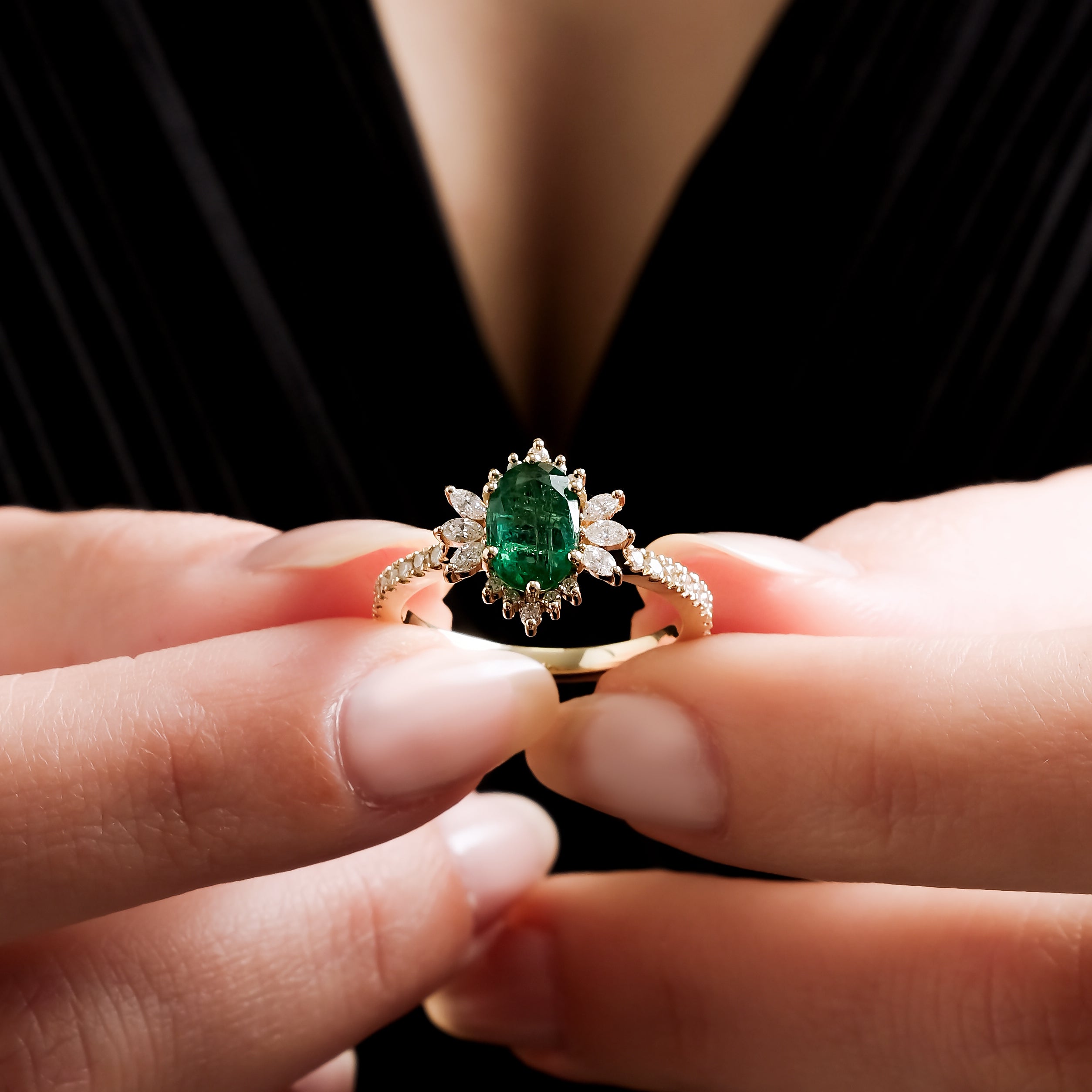 1.60 Karat Oval Zümrüt & 0.22 Karat Markiz & 0.10 Karat Yuvarlak Pırlanta Renkli Yüzük - RNF1064 | Pırlanta Yüzük | Ronaff Pırlanta | Tektaş Yüzük, Pırlanta Yüzük, Kolye, Küpe