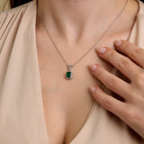 1.80 Karat Baget Zümrüt & 0.30 Karat Yuvarlak Kesim Pırlanta Kolye - RNF01032 | Renkli Taşlı Kolyeler | Ronaff Pırlanta | Tektaş Yüzük, Pırlanta Yüzük, Kolye, Küpe