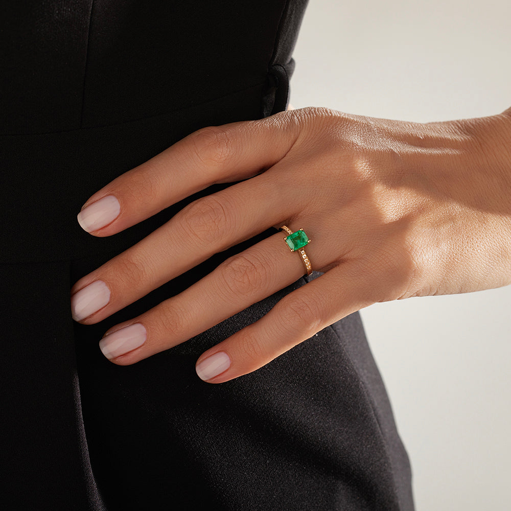 1.80 Karat Oval Zümrüt & 0.15 Karat Yuvarlak Pırlanta Renkli Yüzük-RNF1274 | Yüzükler | Ronaff Pırlanta | Tektaş Yüzük, Pırlanta Yüzük, Kolye, Küpe