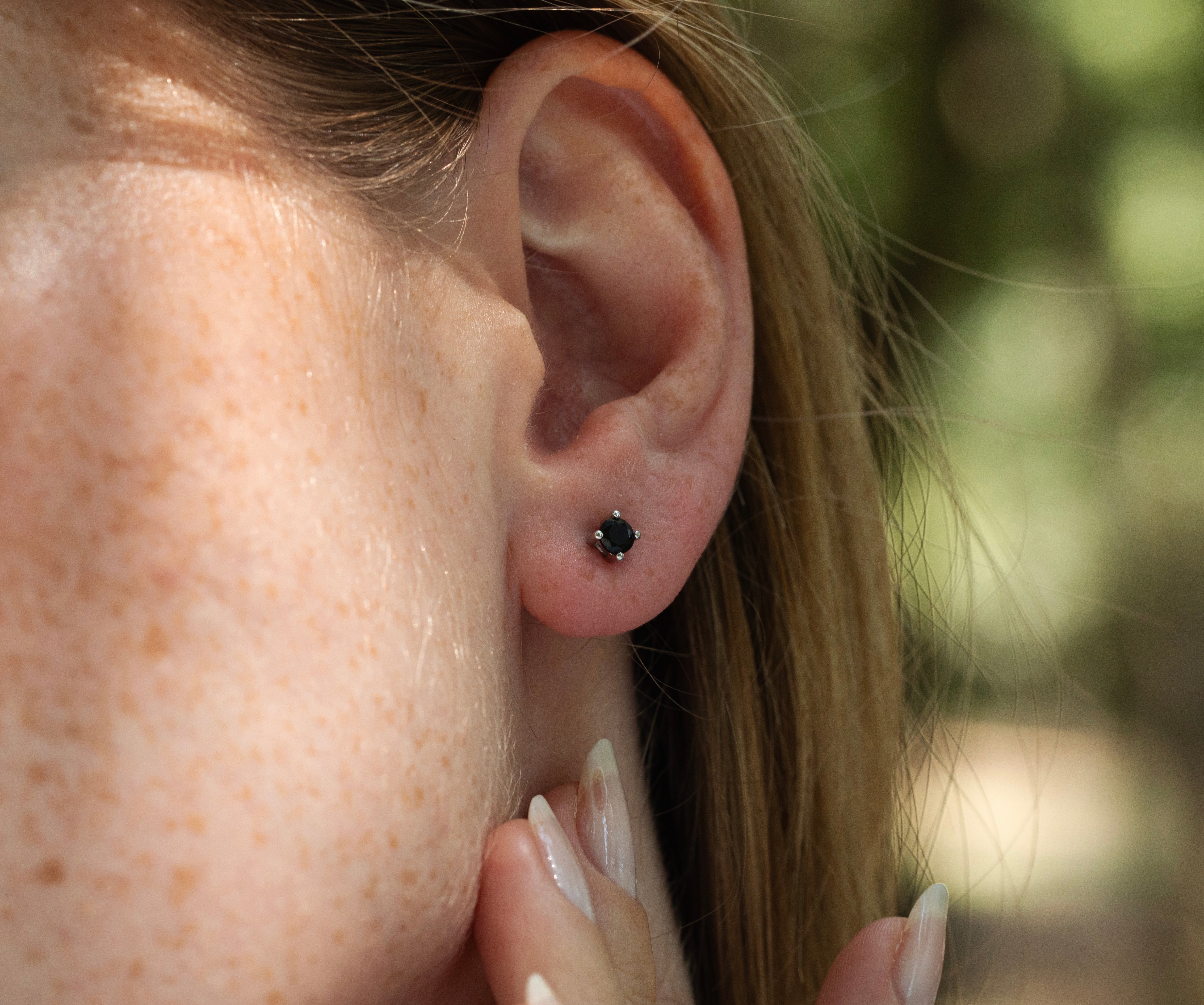 0.20 Karat Siyah Pırlantalı Tektaş Küpe - RNF0625 | Pırlanta Küpe | Ronaff Pırlanta | Tektaş Yüzük, Pırlanta Yüzük, Kolye, Küpe