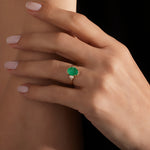 2.00 Karat Oval Zümrüt & 0.20 Karat Baget & 0.10 Karat Yuvarlak Pırlanta Renkli Yüzük-RNF1330 | Renkli Taşlı Yüzükler | Ronaff Pırlanta | Tektaş Yüzük, Pırlanta Yüzük, Kolye, Küpe