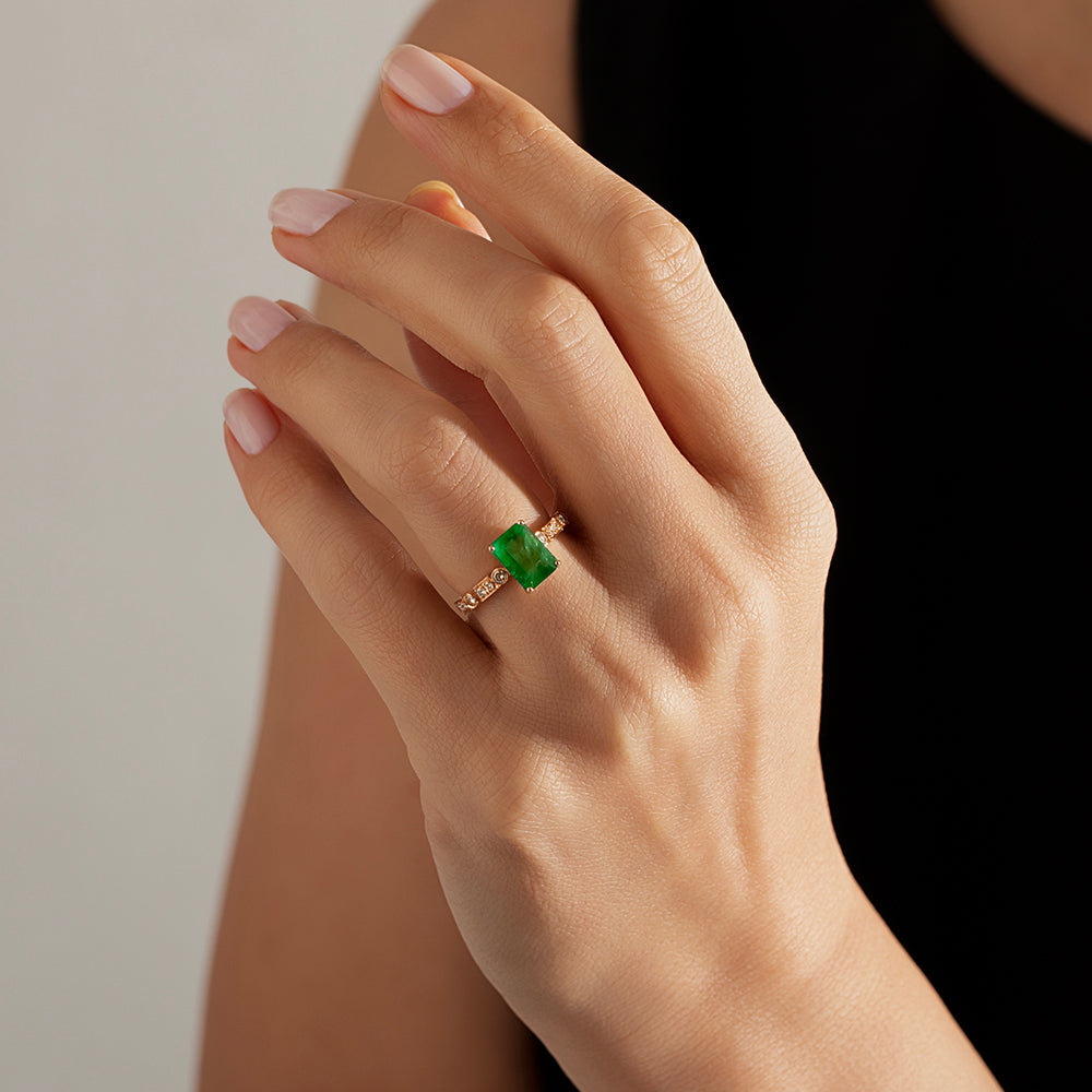 2.20 Karat Zümrüt & 0.15 Karat Yuvarlak Pırlanta Renkli Yüzük-RNF1327 | Renkli Taşlı Yüzükler | Ronaff Pırlanta | Tektaş Yüzük, Pırlanta Yüzük, Kolye, Küpe