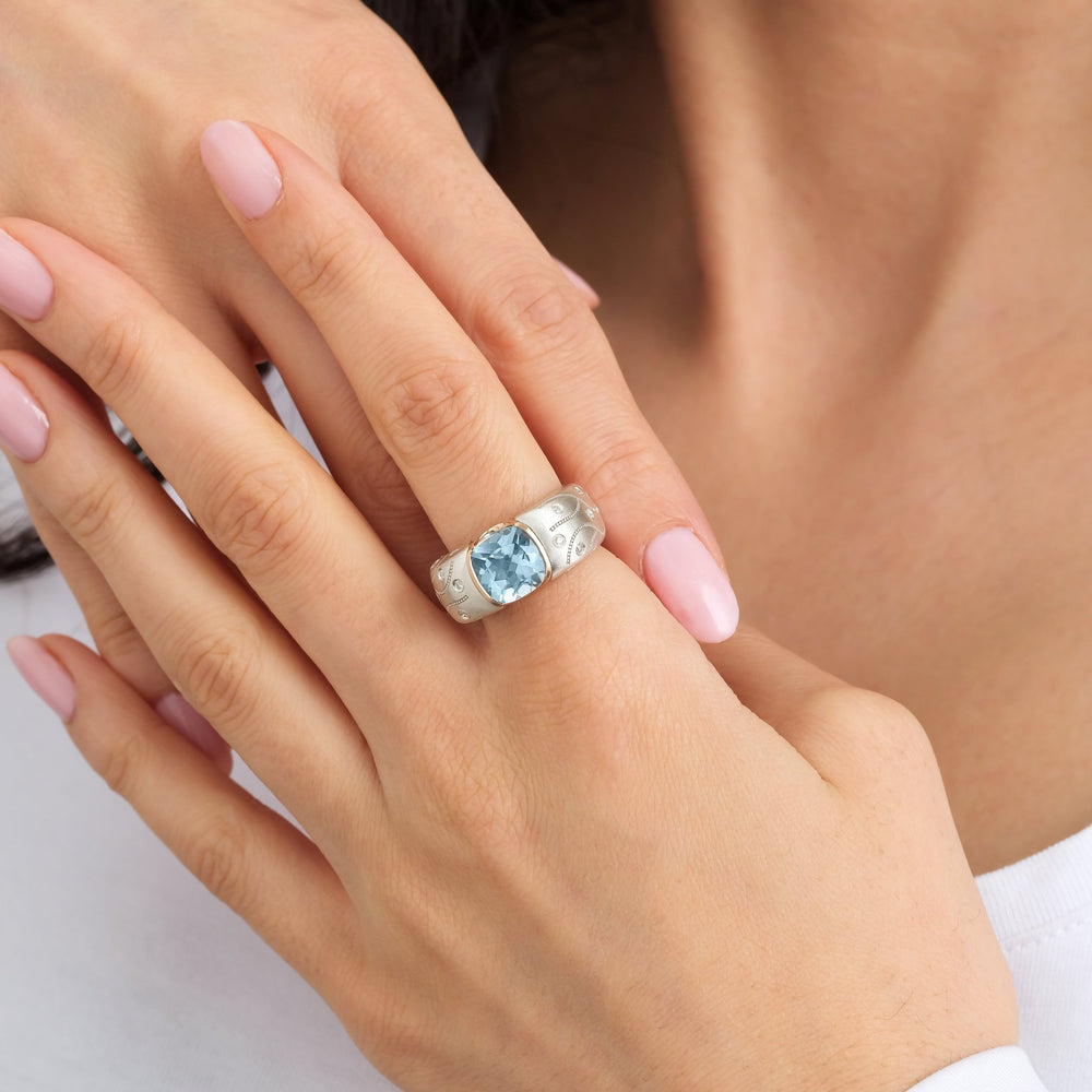 
                  
                    3.53 Karat Merkez Blue Topaz & 0.20 Karat Kenar Pırlanta Tasarım Yüzük - RNF0993 | Ronaff Pırlanta | Tektaş Yüzük, Pırlanta Yüzük, Kolye, Küpe
                  
                