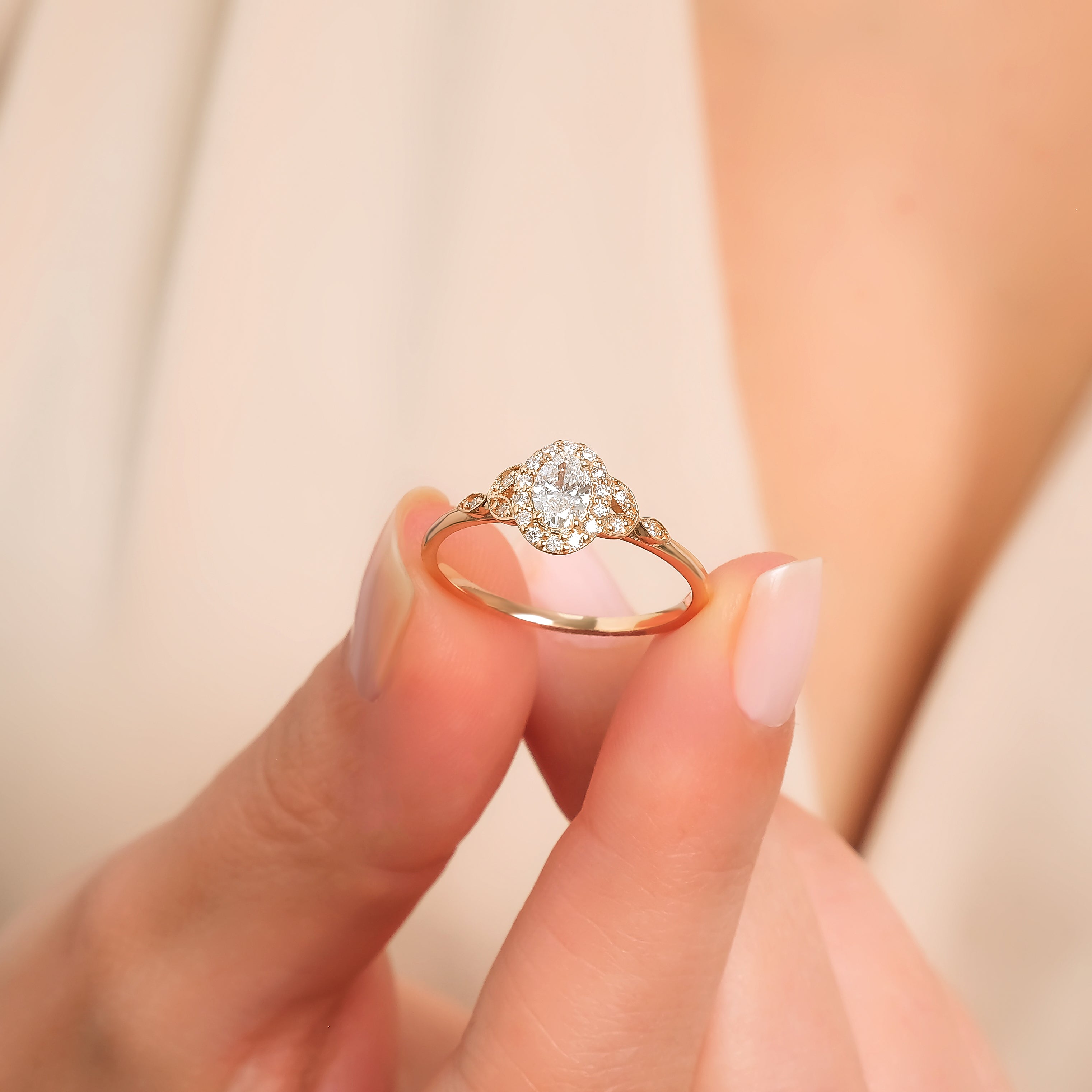 0.40 Karat Oval & 0.08 Karat Yuvarlak Kesim GIA/HRD Sertifikalı Tektaş Yüzük-RNF1422 | Pırlanta Yüzük | Ronaff Pırlanta | Tektaş Yüzük, Pırlanta Yüzük, Kolye, Küpe