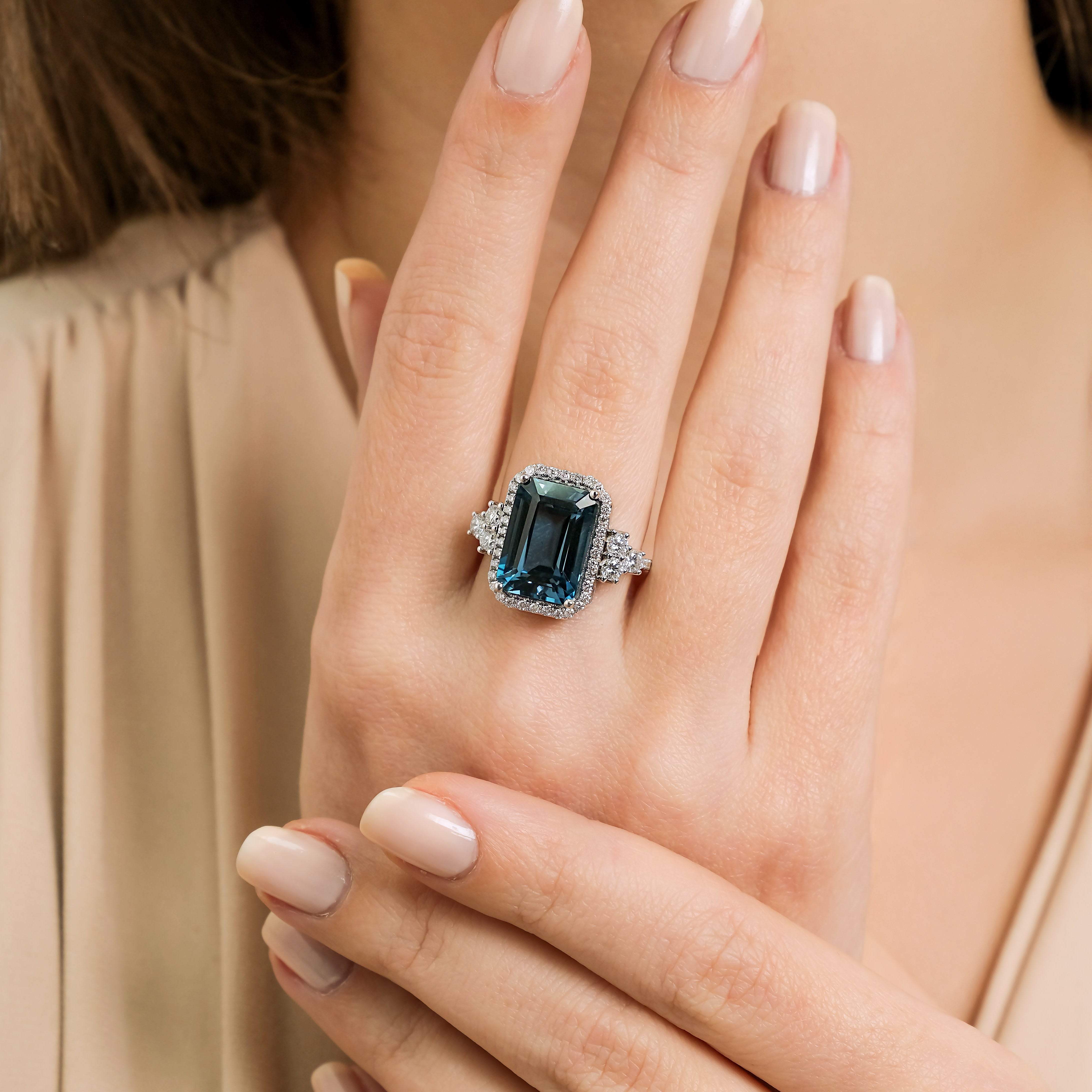 5.20 Karat London Blue Topaz & 1.20 Karat Pırlantalı Yüzük-RNF1349 | Renkli Taşlı Yüzükler | Ronaff Pırlanta | Tektaş Yüzük, Pırlanta Yüzük, Kolye, Küpe