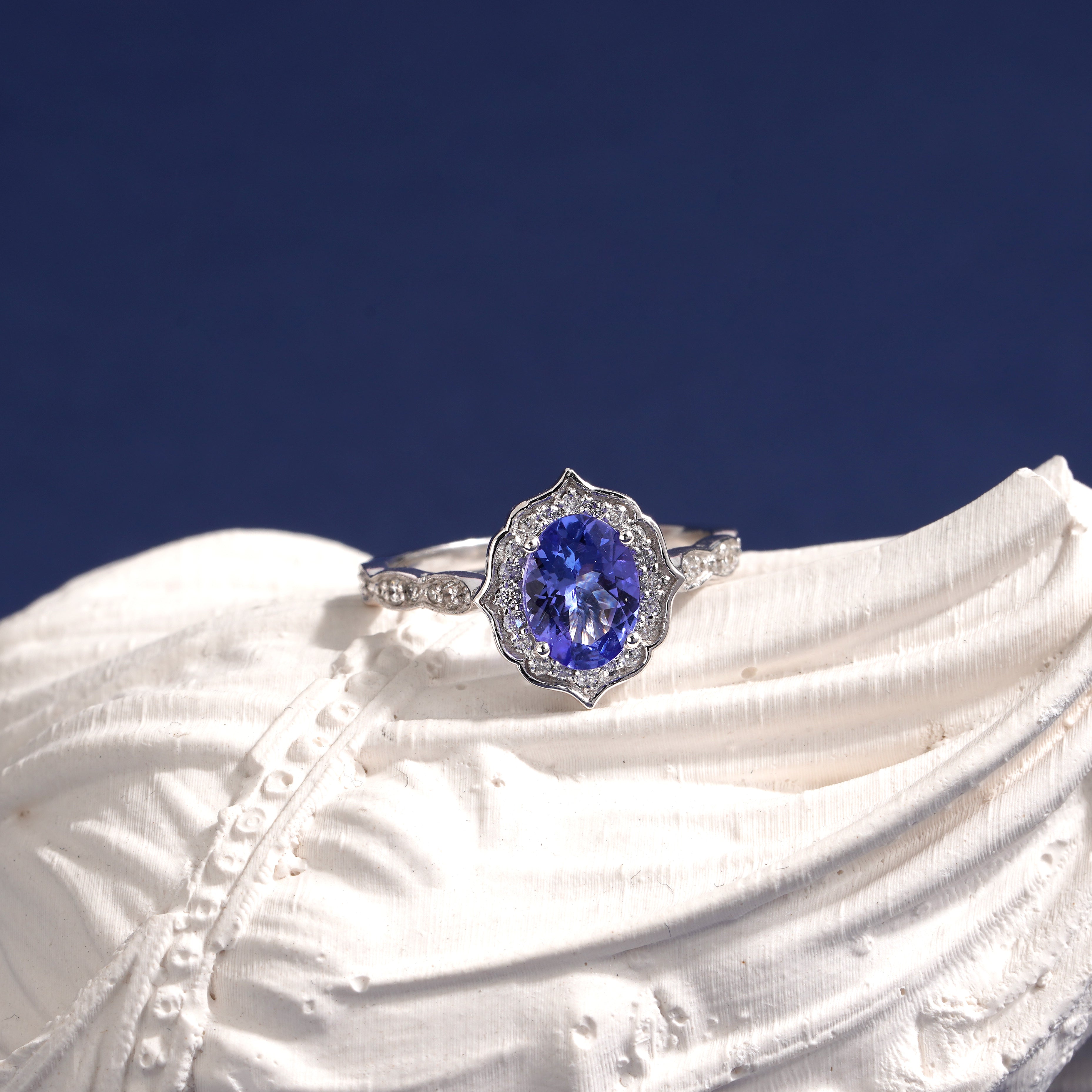 1.65 Karat Oval Tanzanit Pırlantalı Yüzük - RNF0313 | Renkli Taşlı Yüzükler | Ronaff Pırlanta | Tektaş Yüzük, Pırlanta Yüzük, Kolye, Küpe