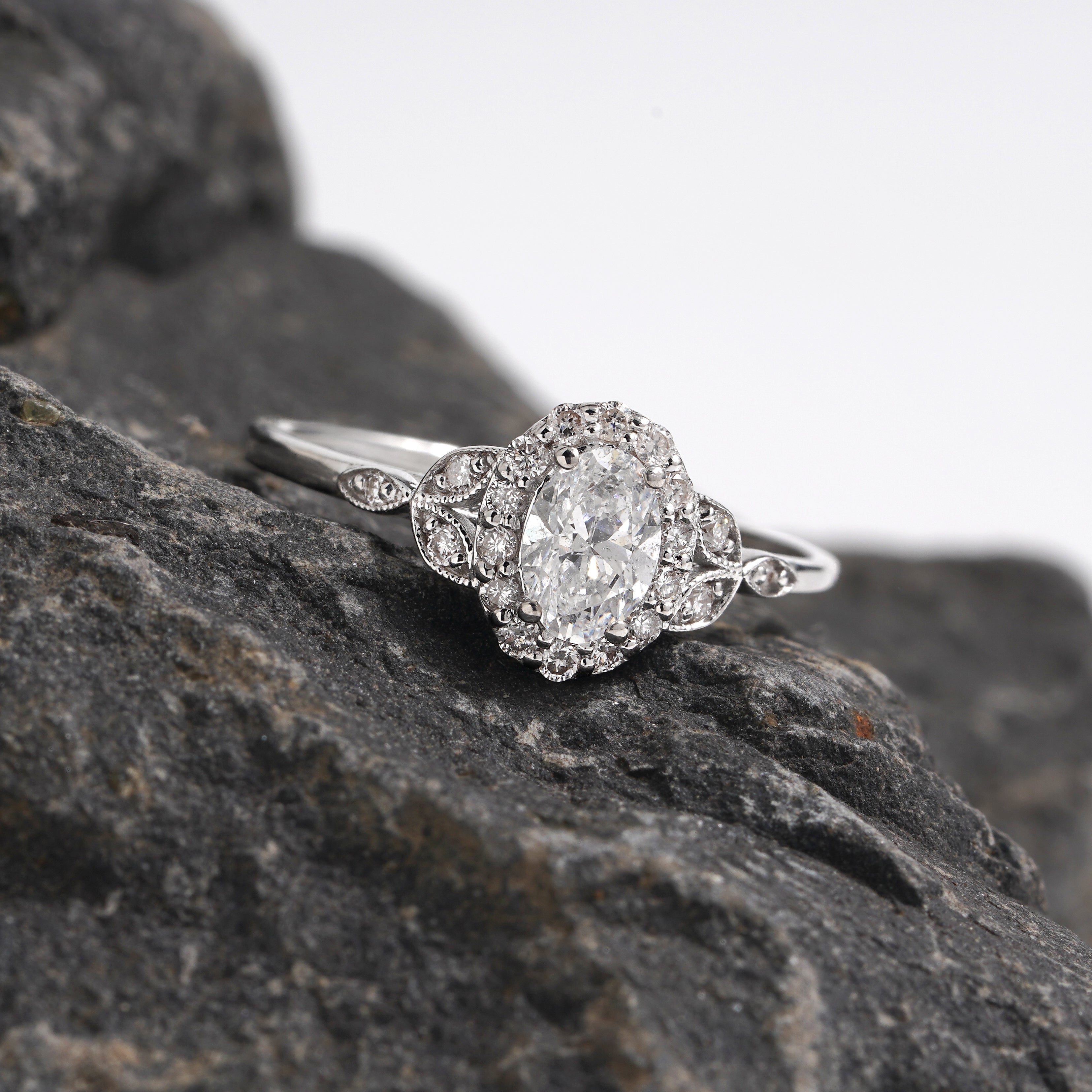 0.56 Karat Oval Kesim GIA/HRD Sertifikalı Vintage Pırlanta Yüzük - RNF0080 | Tektaş Pırlanta | Ronaff Pırlanta | Tektaş Yüzük, Pırlanta Yüzük, Kolye, Küpe