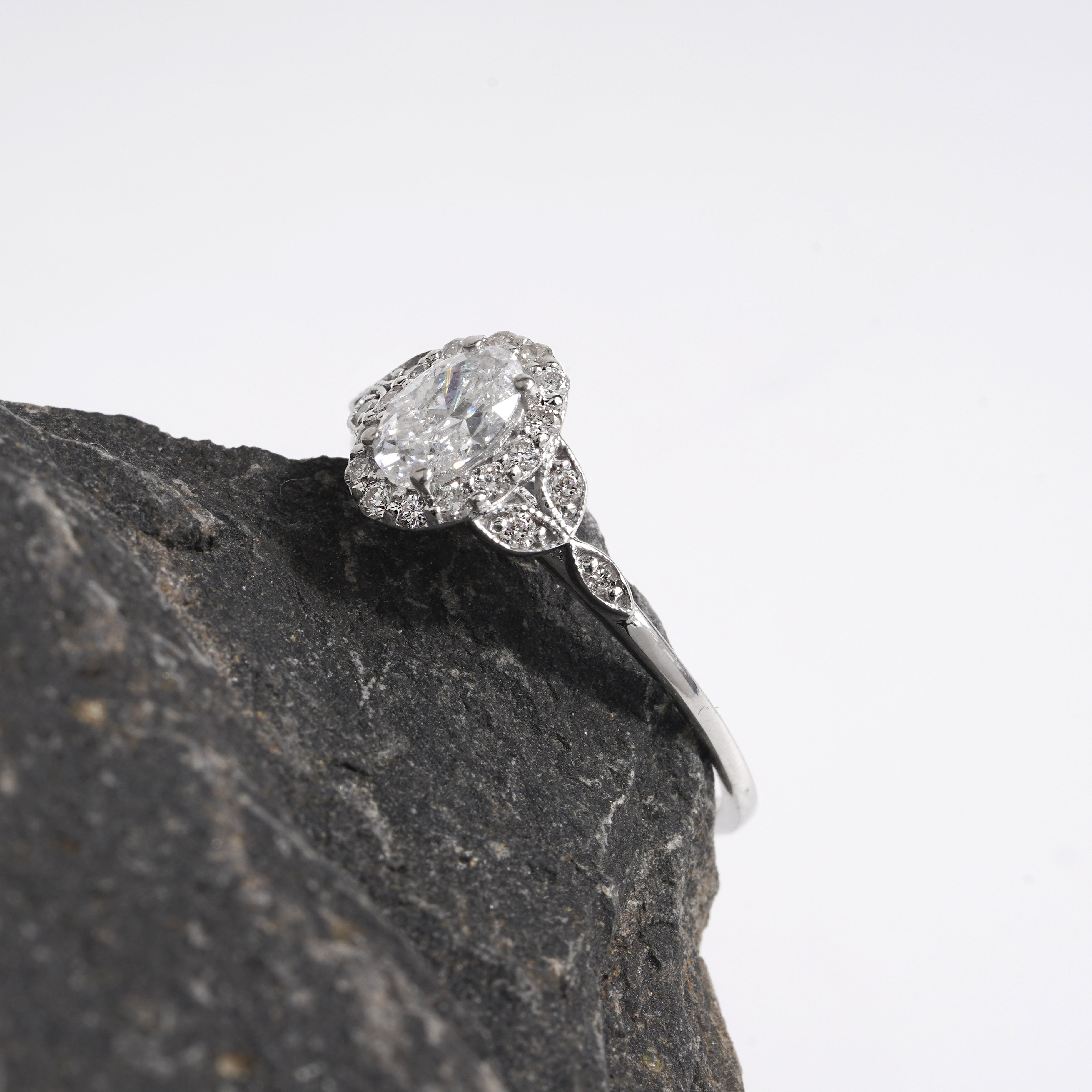 0.56 Karat Oval Kesim GIA/HRD Sertifikalı Vintage Pırlanta Yüzük - RNF0080 | Tektaş Pırlanta | Ronaff Pırlanta | Tektaş Yüzük, Pırlanta Yüzük, Kolye, Küpe