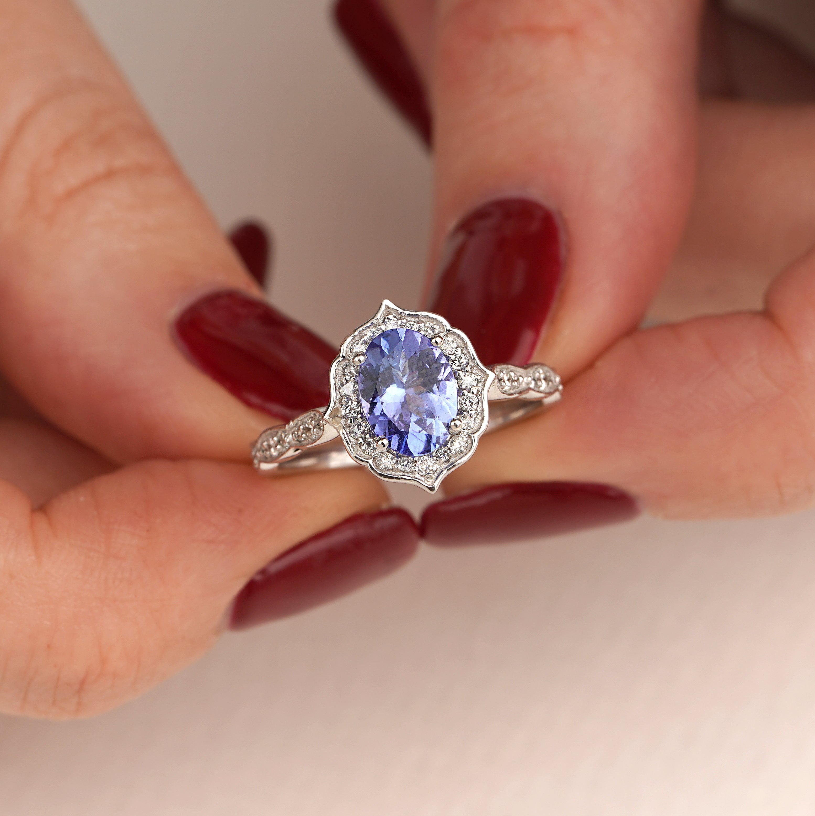 1.65 Karat Oval Tanzanit Pırlantalı Yüzük - RNF0313 | Renkli Taşlı Yüzükler | Ronaff Pırlanta | Tektaş Yüzük, Pırlanta Yüzük, Kolye, Küpe