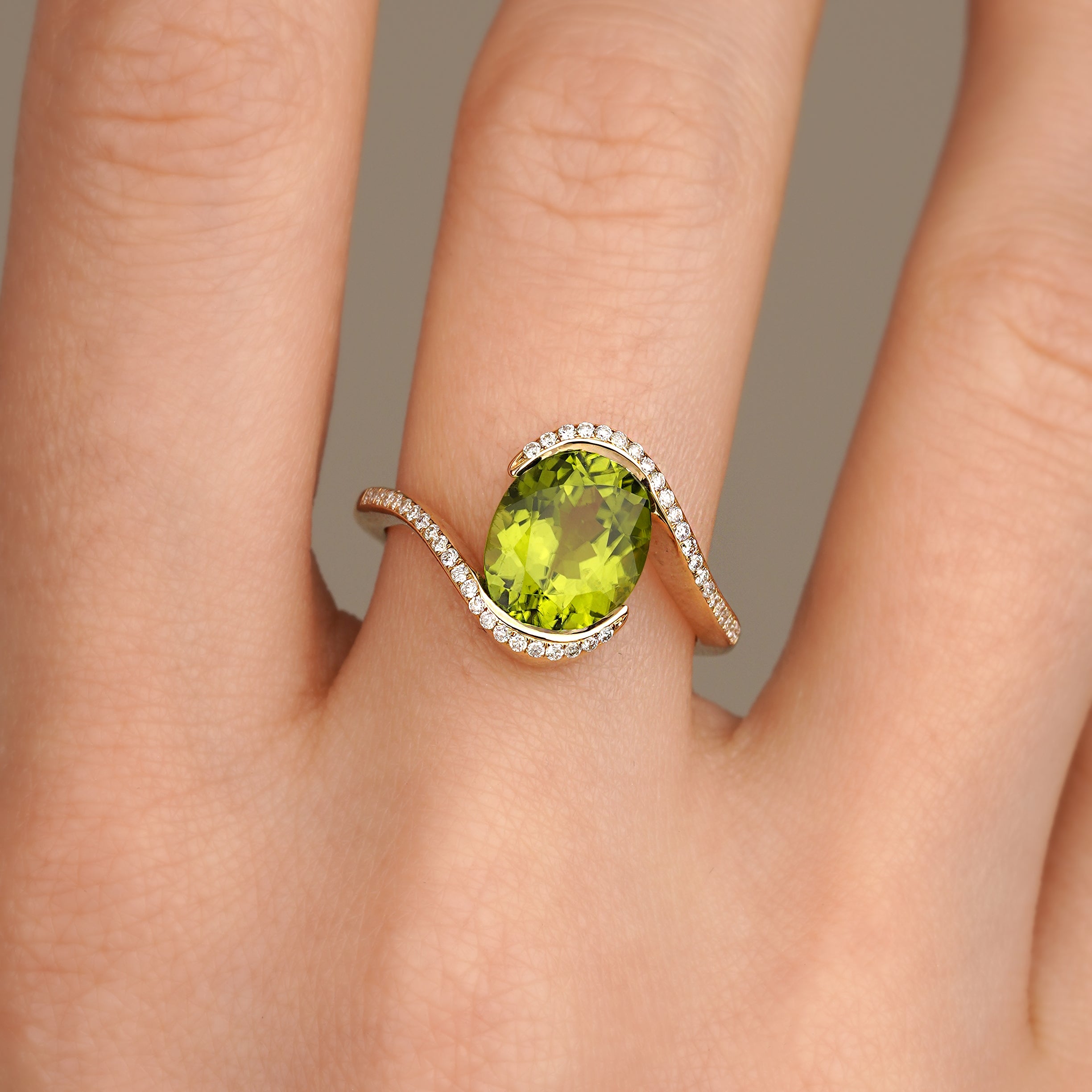 2.50 Karat Peridot & Pırlantalı Yüzük | Pırlanta Yüzük | Ronaff Pırlanta | Tektaş Yüzük, Pırlanta Yüzük, Kolye, Küpe