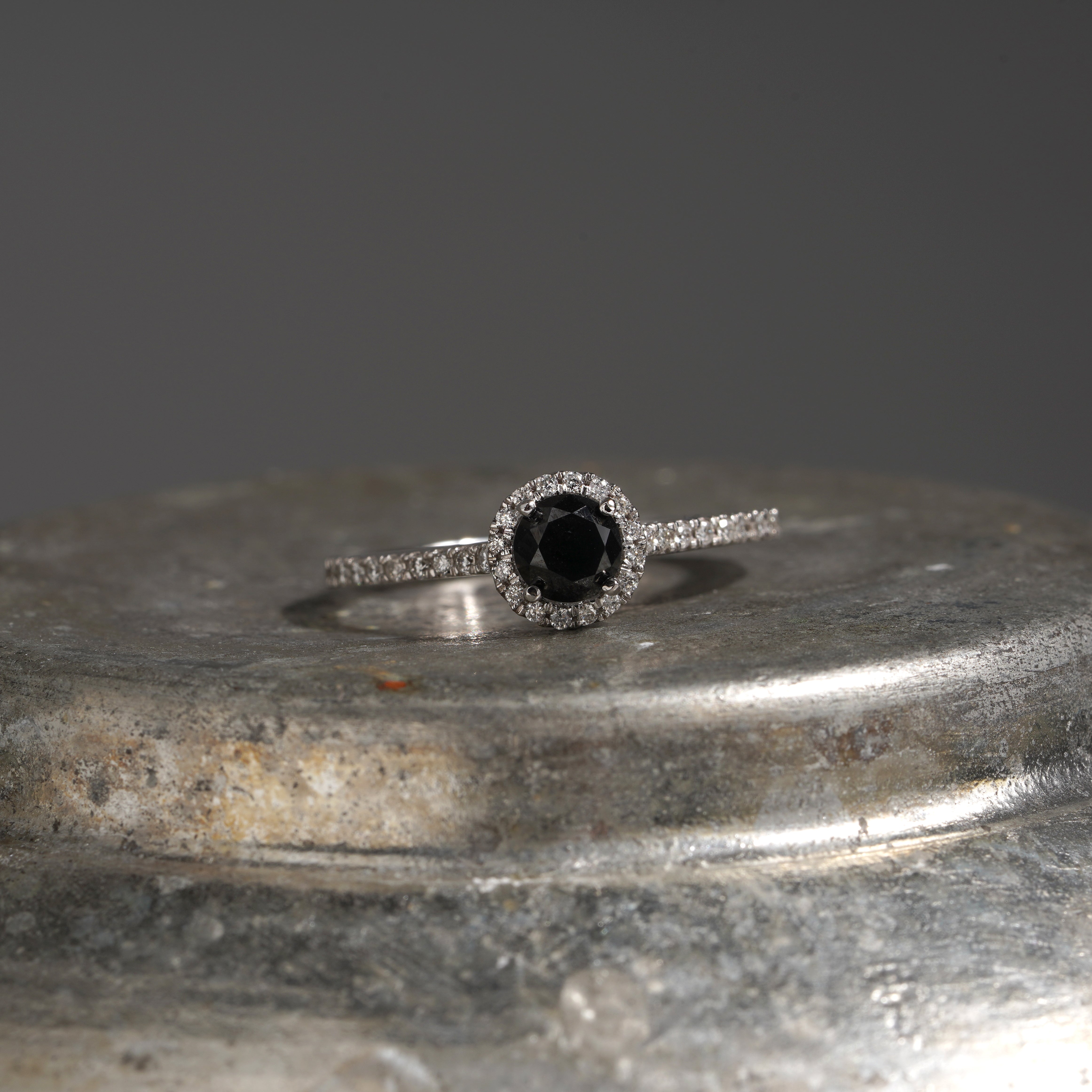 0.70 Karat Siyah Tektaş Pırlanta Yüzük - RNF0639 | Renkli Taşlı Yüzükler | Ronaff Pırlanta | Tektaş Yüzük, Pırlanta Yüzük, Kolye, Küpe