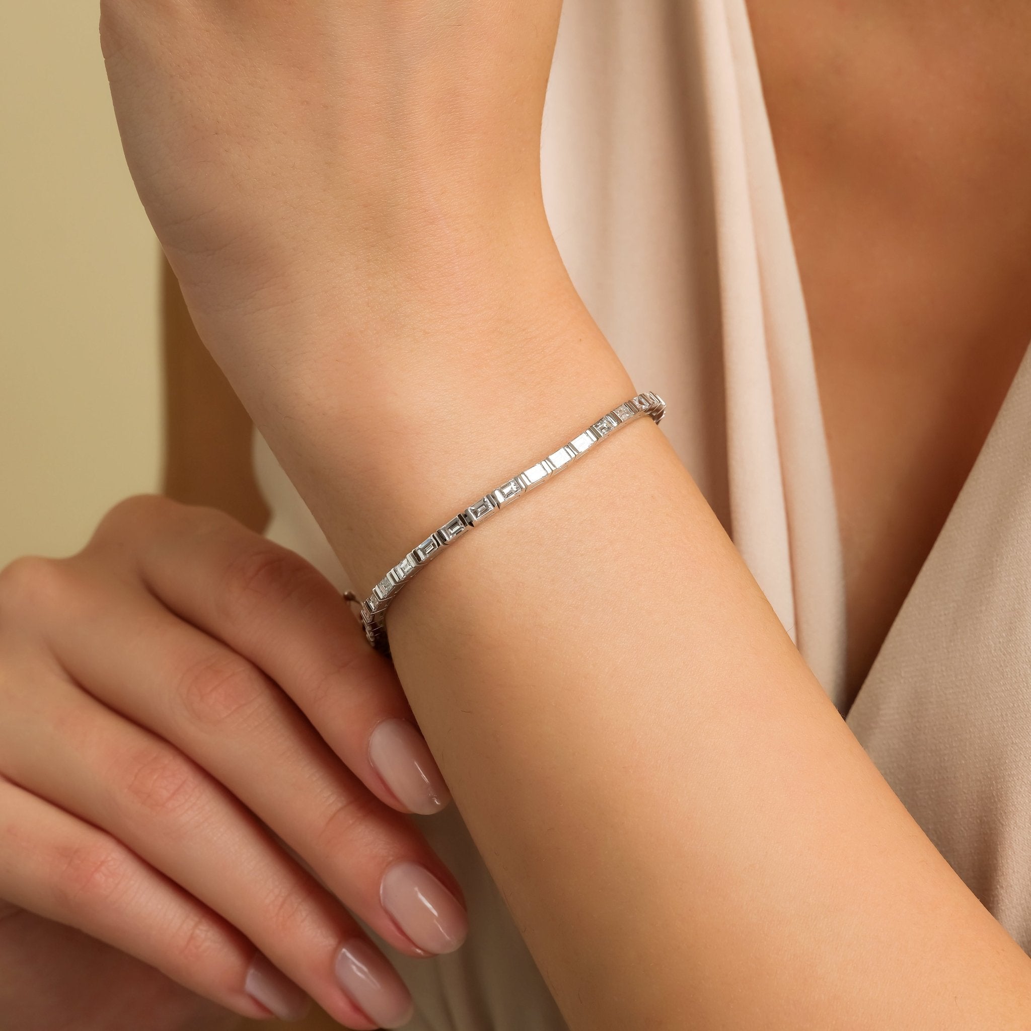 1.90 Karat Baget Kesim Tasarım Bileklik - RNF0997 | Pırlanta Bileklik | Ronaff Pırlanta | Tektaş Yüzük, Pırlanta Yüzük, Kolye, Küpe