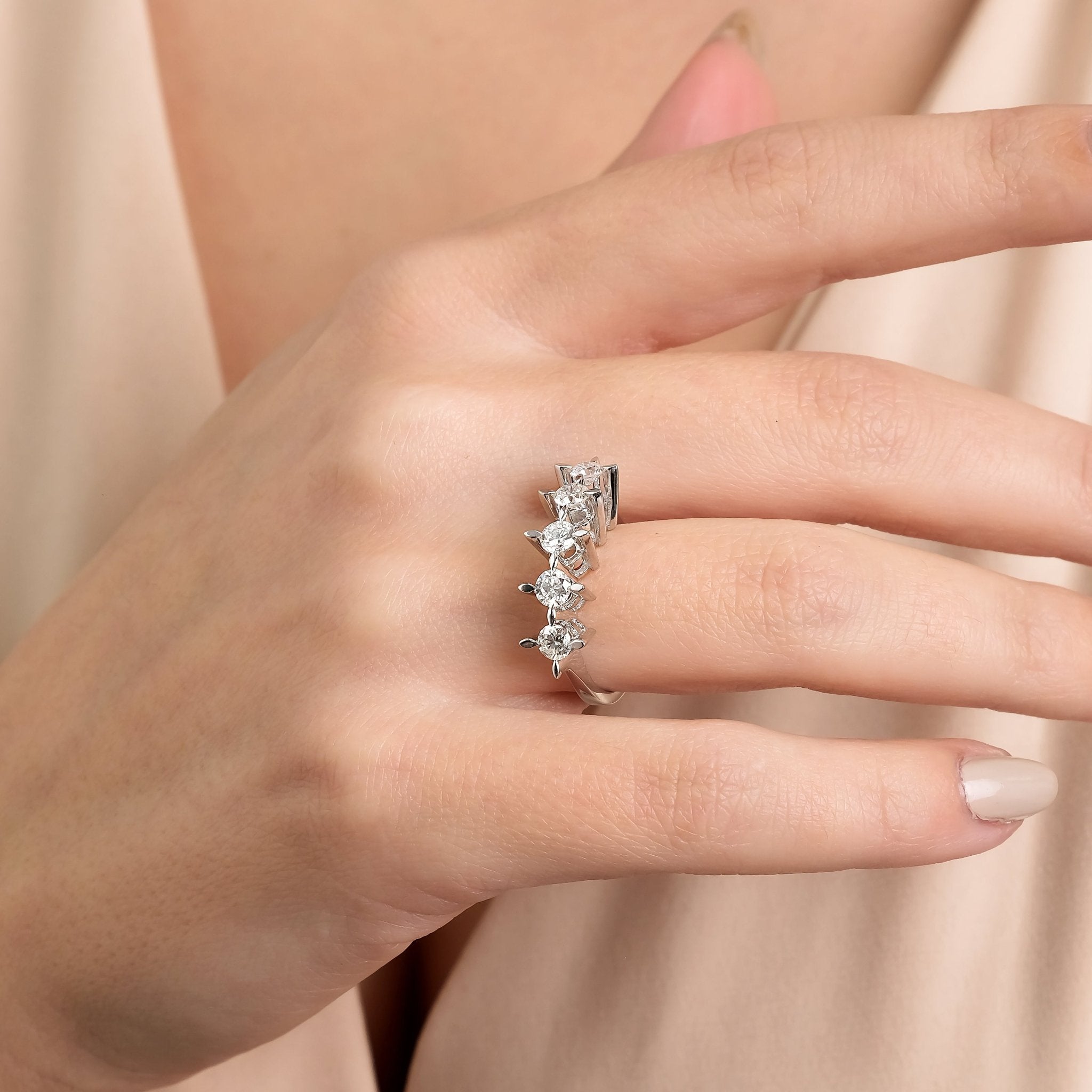 0.75 Karat Pırlanta Beştaş Klasik Tektaş Yüzük - RNF0940 | Beştaş Pırlanta | Ronaff Pırlanta | Tektaş Yüzük, Pırlanta Yüzük, Kolye, Küpe