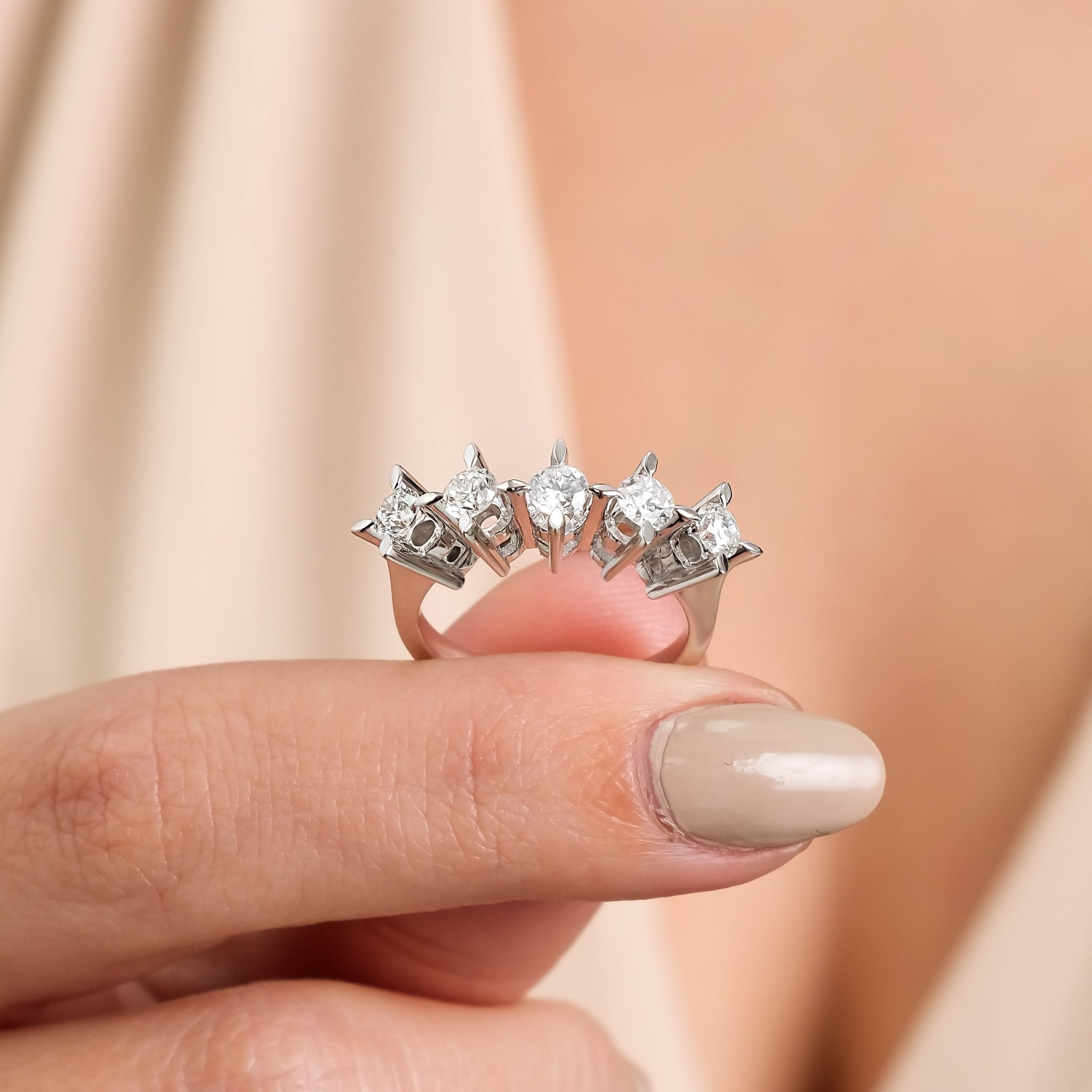 0.75 Karat Pırlanta Beştaş Klasik Tektaş Yüzük - RNF0940 | Beştaş Pırlanta | Ronaff Pırlanta | Tektaş Yüzük, Pırlanta Yüzük, Kolye, Küpe