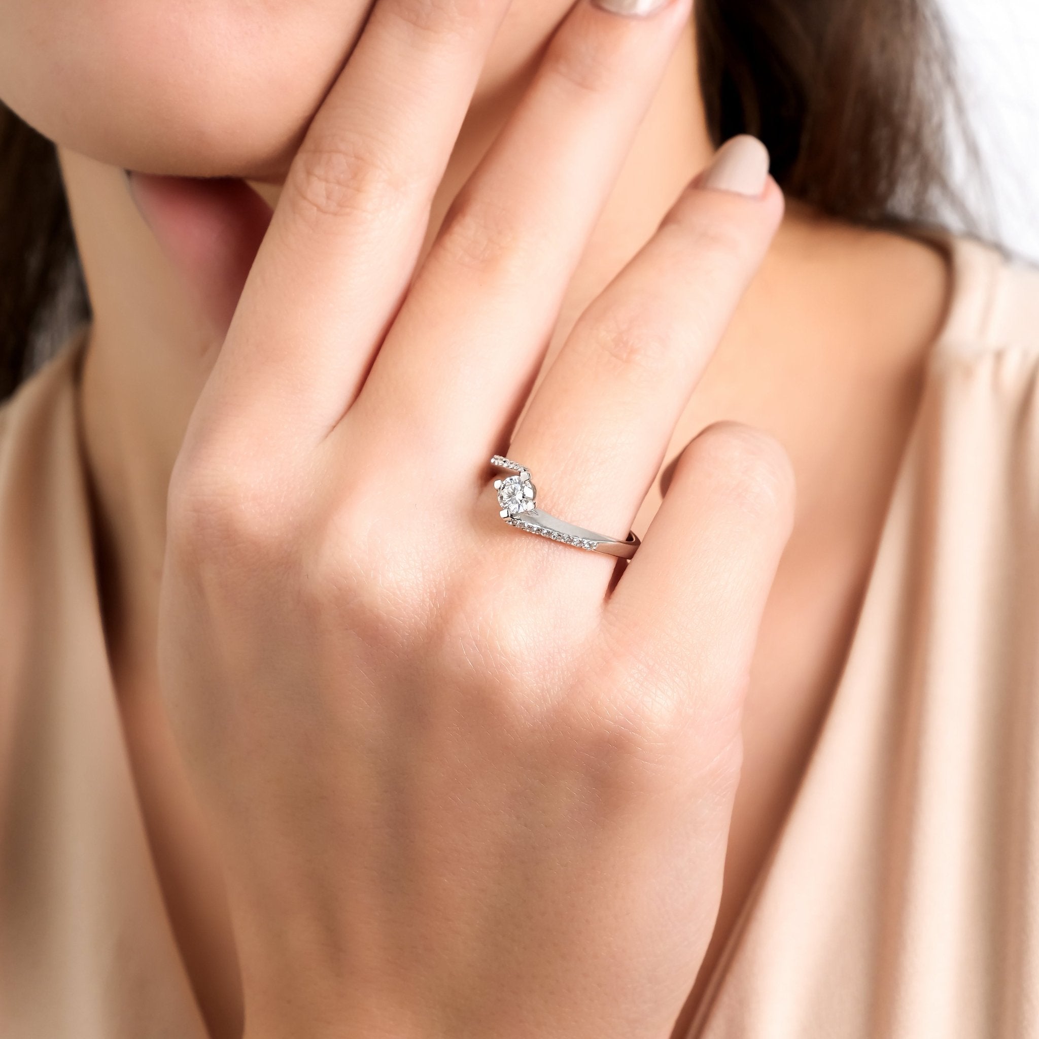 0.38 Karat Merkez & 0.14 Karat Kenar Pırlanta HRD Sertifikalı Klasik Tektaş Yüzük - RNF0939 | Tektaş Yüzükler | Ronaff Pırlanta | Tektaş Yüzük, Pırlanta Yüzük, Kolye, Küpe