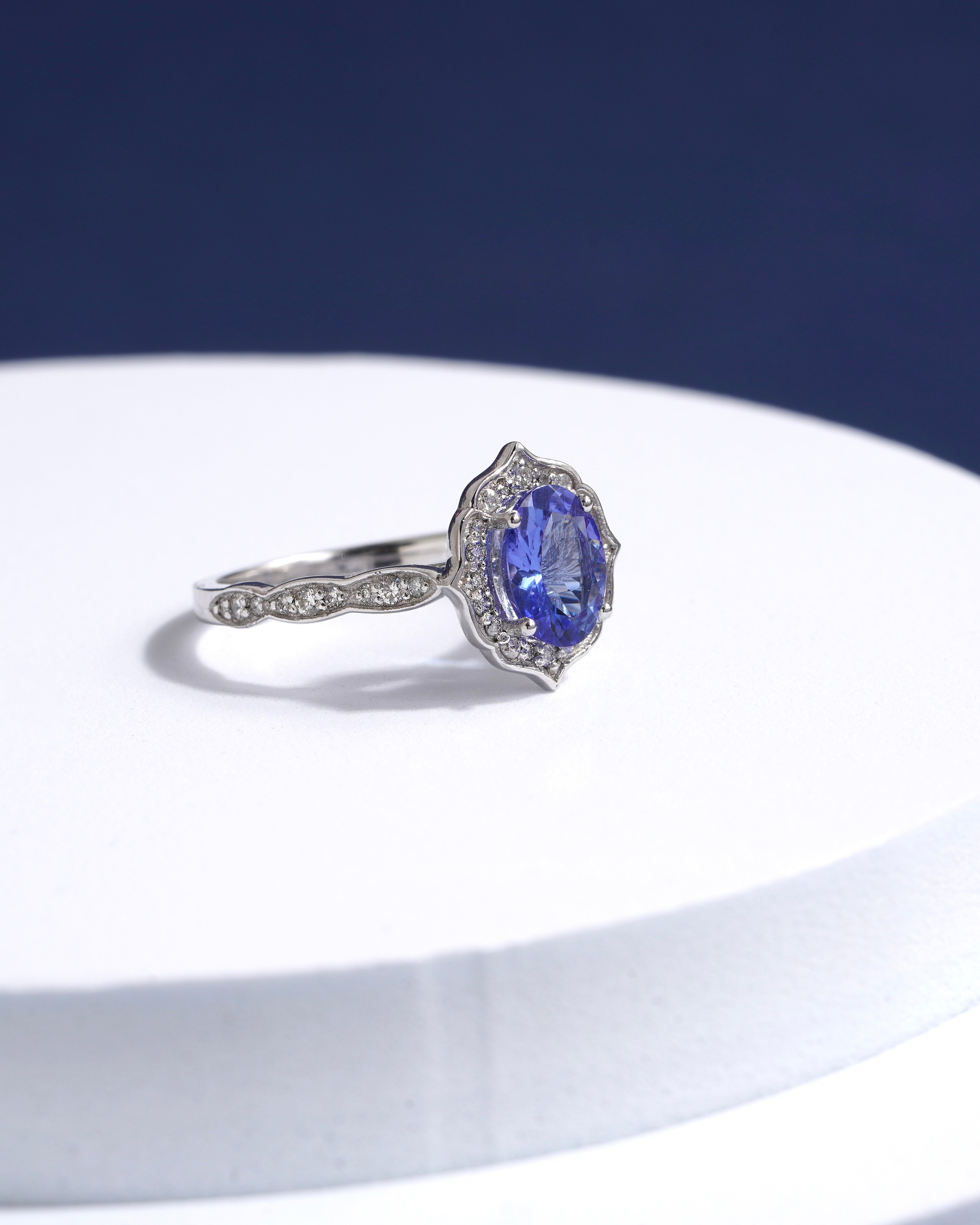 1.65 Karat Oval Tanzanit Pırlantalı Yüzük - RNF0313 | Renkli Taşlı Yüzükler | Ronaff Pırlanta | Tektaş Yüzük, Pırlanta Yüzük, Kolye, Küpe