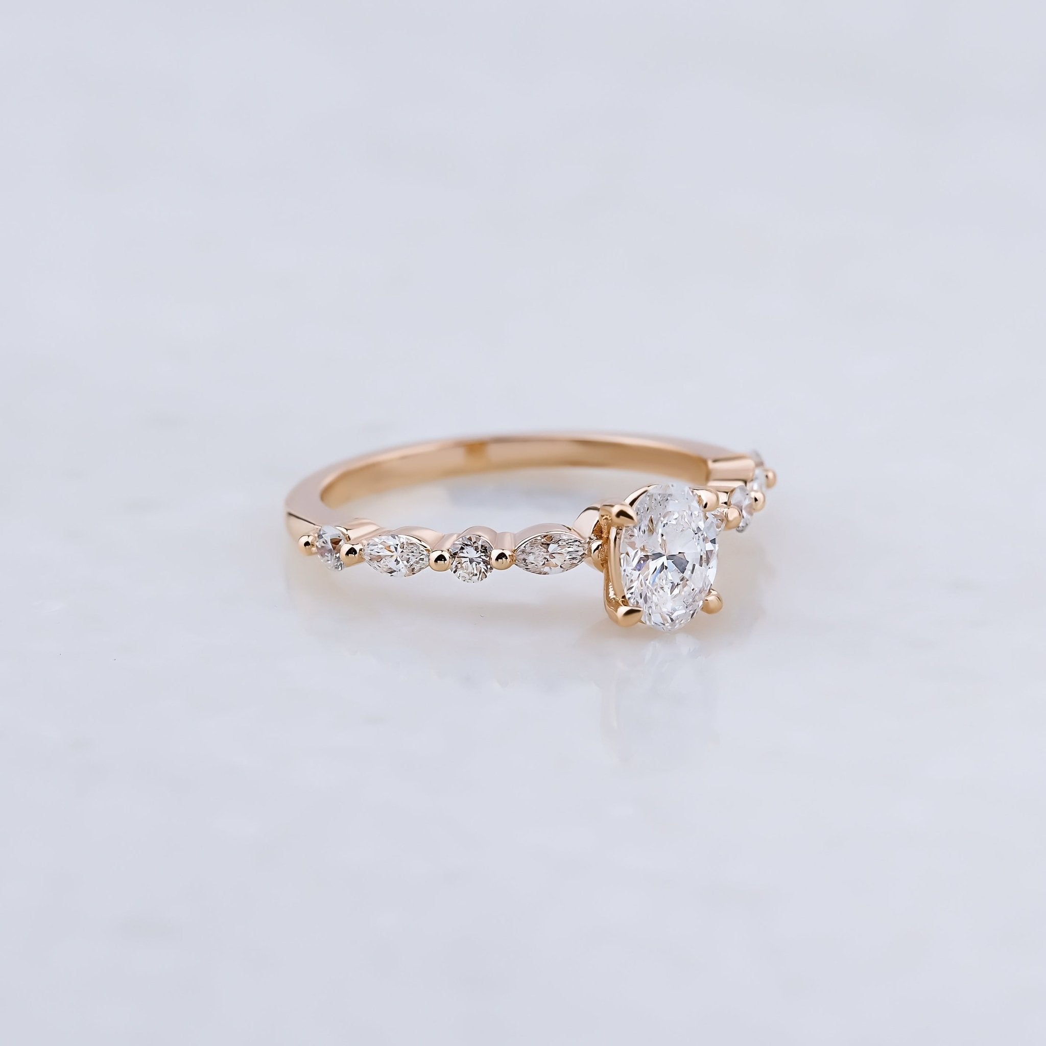 0.70 Karat Oval Kesim & 0.30 Karat Markiz Kesim & 0.12 Karat Yuvarlak Kesim GIA/HRD Sertifikalı Tektaş Pırlanta Markiz Kollu Yüzük - RNF0767 | Pırlanta Yüzük | Ronaff Pırlanta | Tektaş Yüzük, Pırlanta Yüzük, Kolye, Küpe