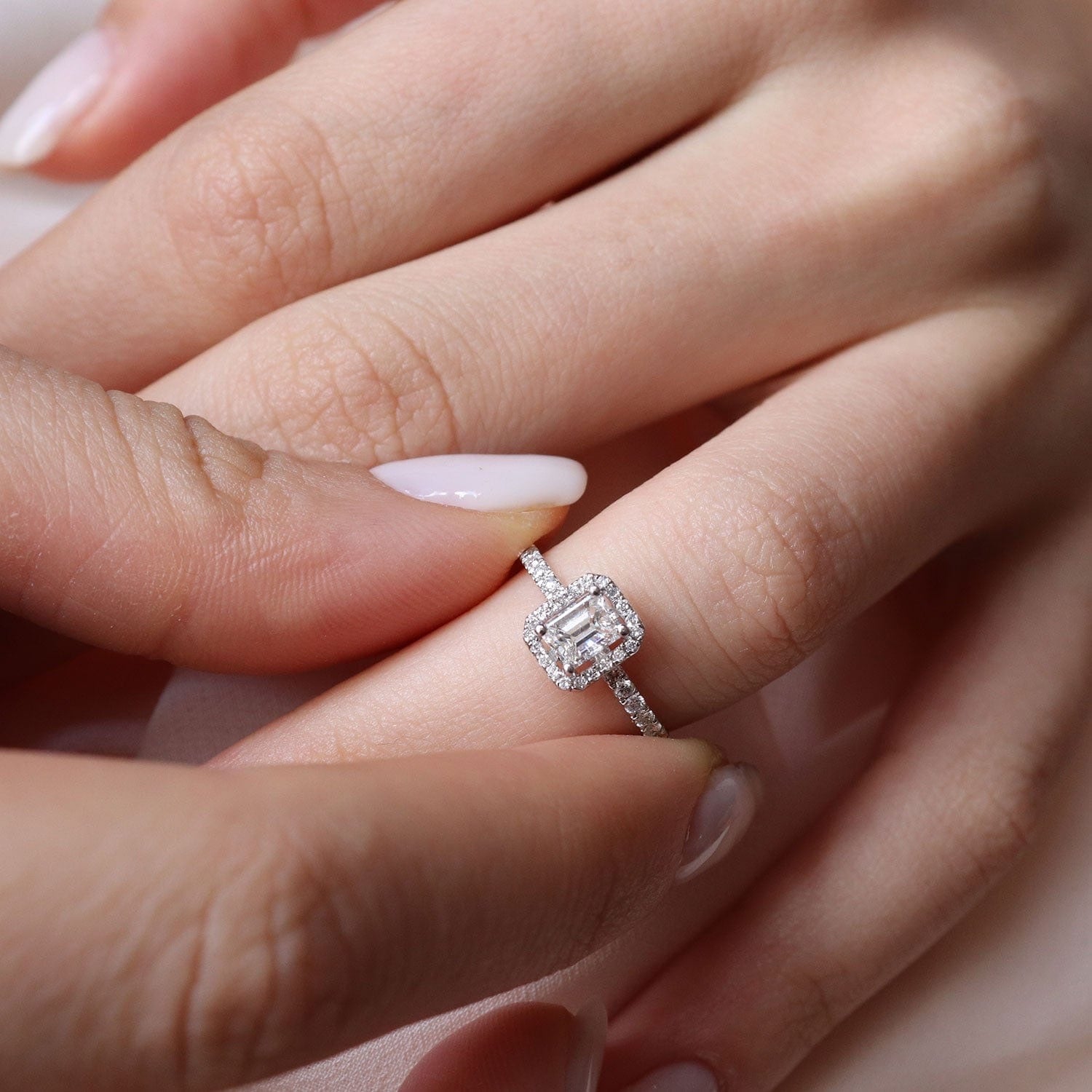 0.62 Karat Emerald Kesim GIA/HRD Sertifikalı Tektaş Pırlanta Yüzük - RNF0481 | Tektaş Pırlanta | Ronaff Pırlanta | Tektaş Yüzük, Pırlanta Yüzük, Kolye, Küpe