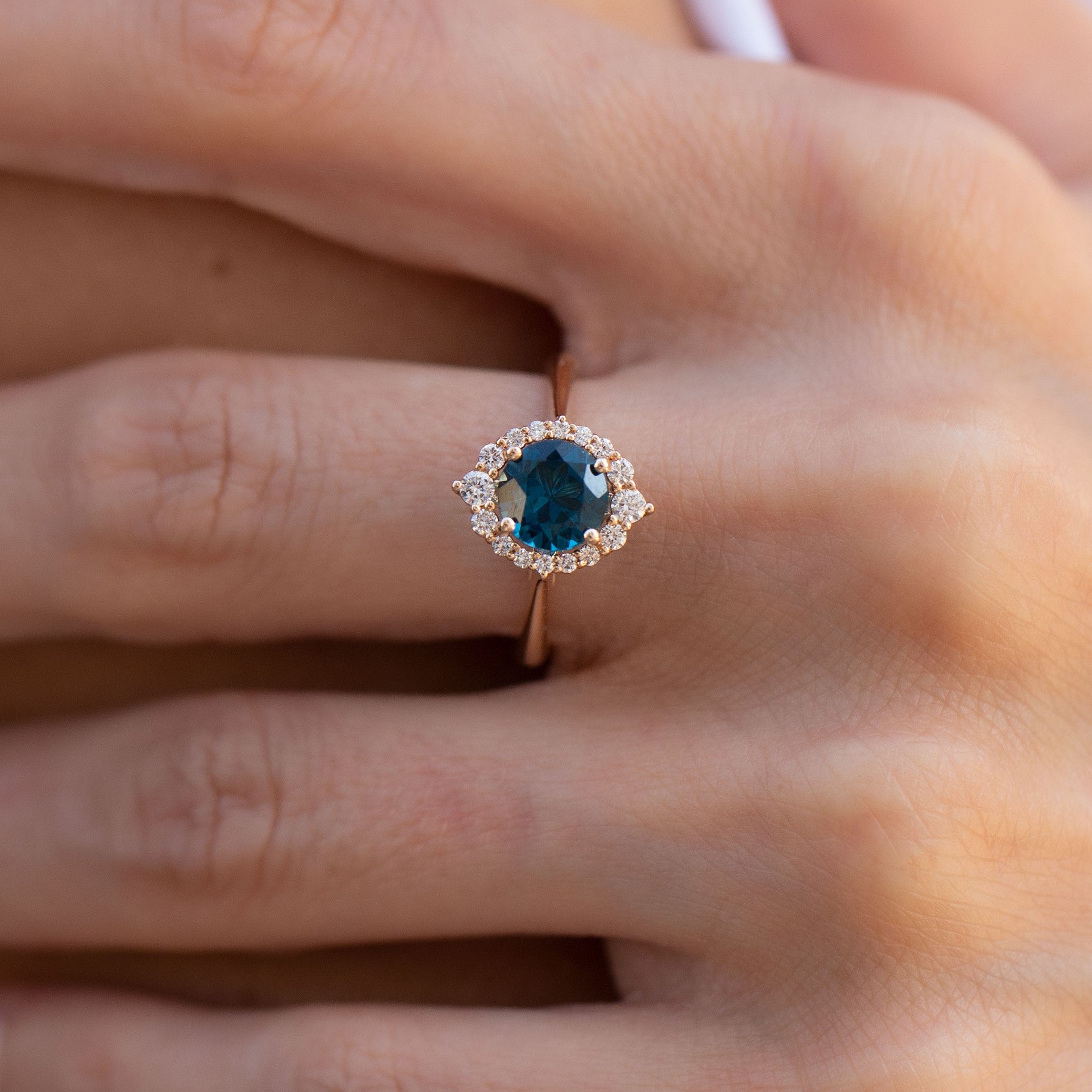 1.67 Karat London Blue Topaz Pırlantalı Yüzük - RNF0140 | Renkli Pırlantalı Yüzükler | Ronaff Pırlanta | Tektaş Yüzük, Pırlanta Yüzük, Kolye, Küpe