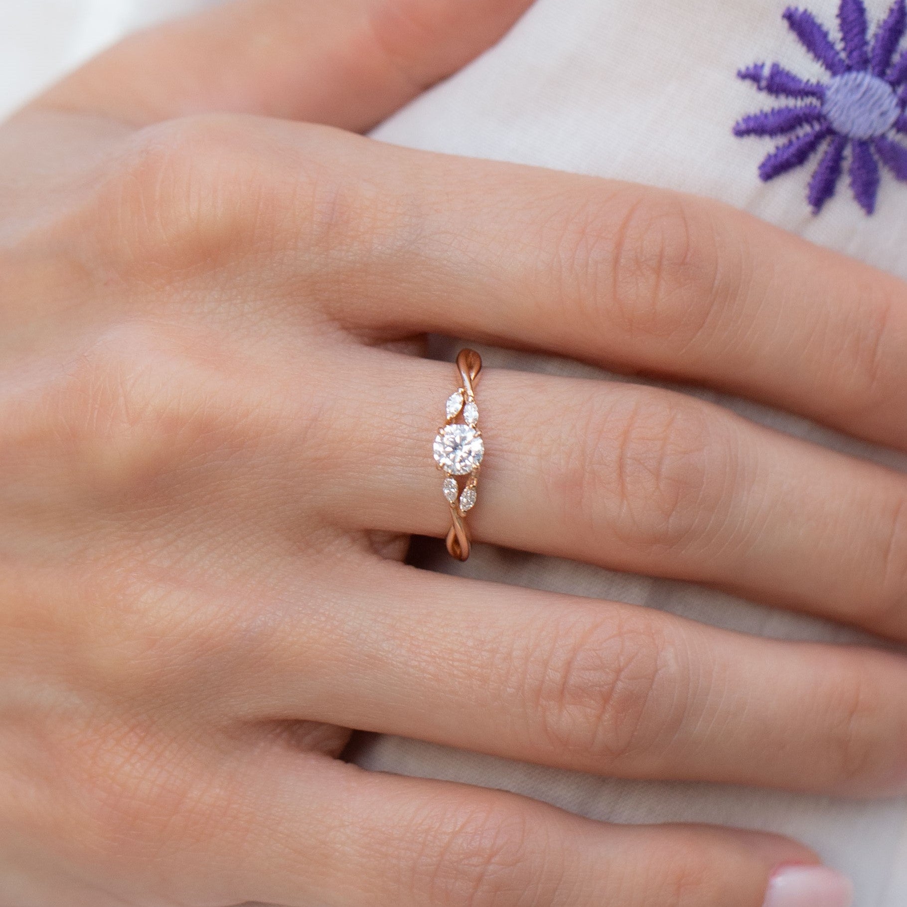 0.70 Karat Yuvarlak Kesim HRD Sertifikalı Markizli Tektaş Pırlanta Yüzük - RNF0671 | Pırlanta Yüzük | Ronaff Pırlanta | Tektaş Yüzük, Pırlanta Yüzük, Kolye, Küpe