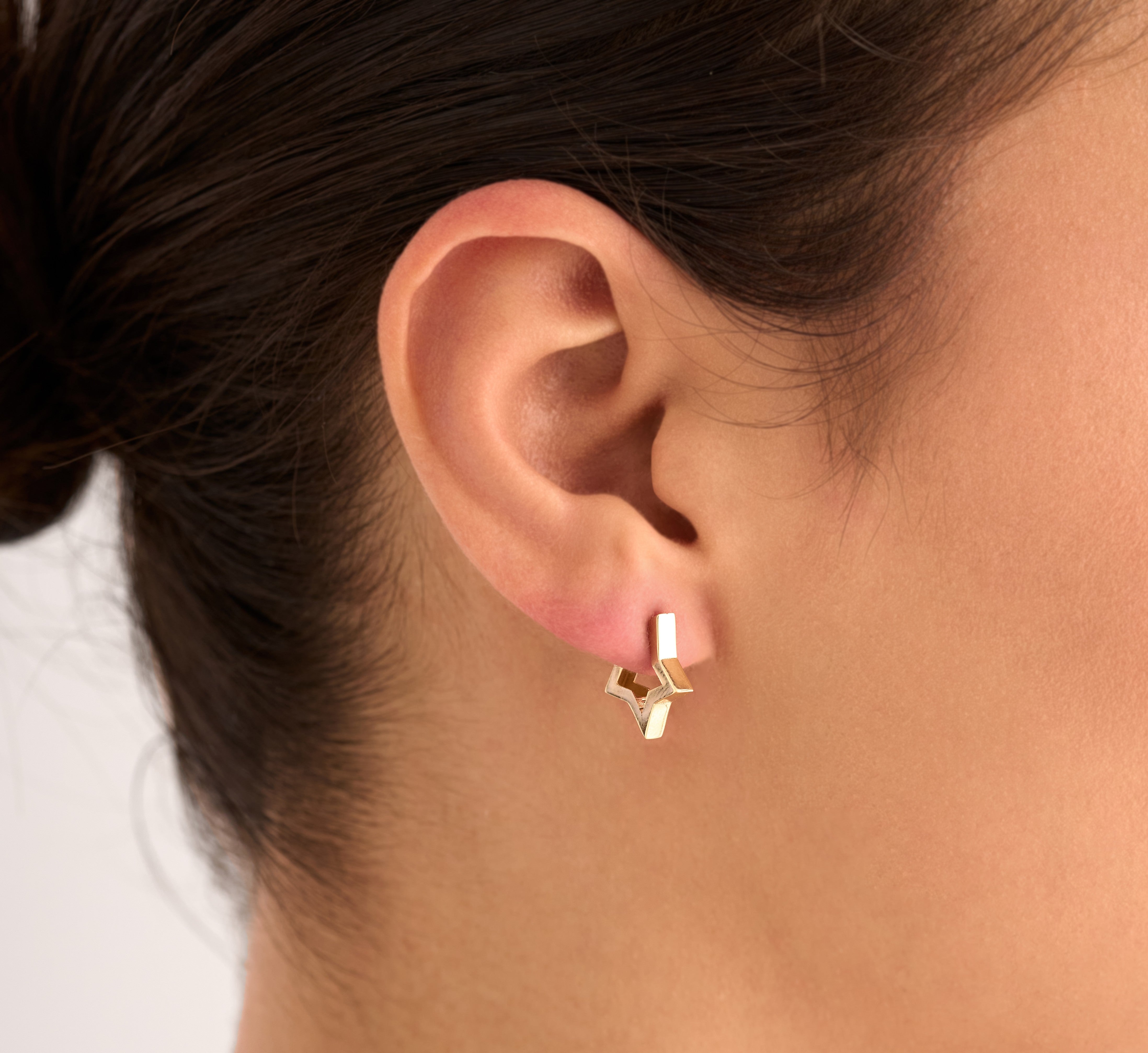 14 K Special Design Star Motif Gold Earrings