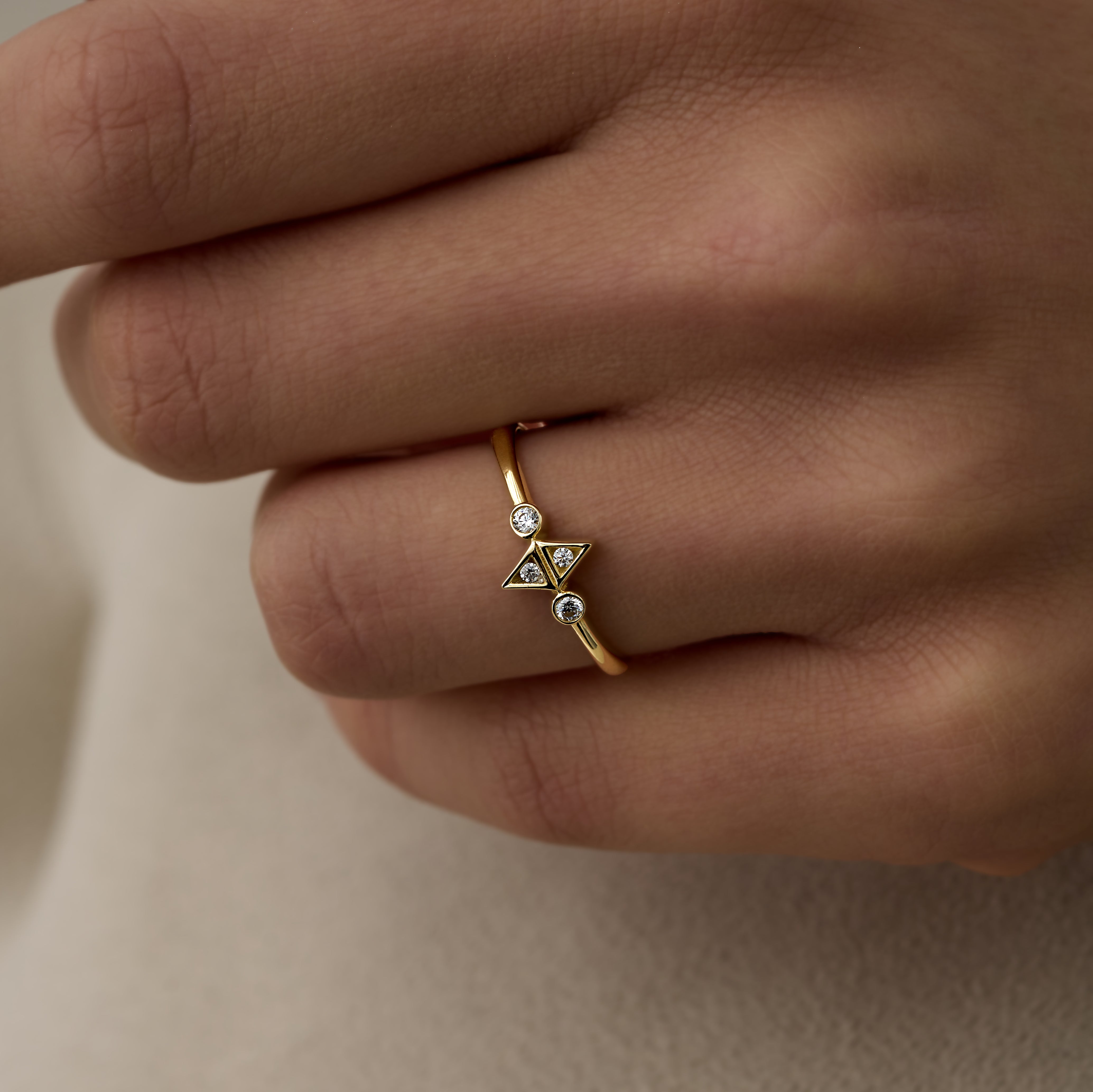 14 Ayar Geometrik Pırlantalı Altın Yüzük RG030 | altın | Ronaff Pırlanta | Tektaş Yüzük, Pırlanta Yüzük, Kolye, Küpe