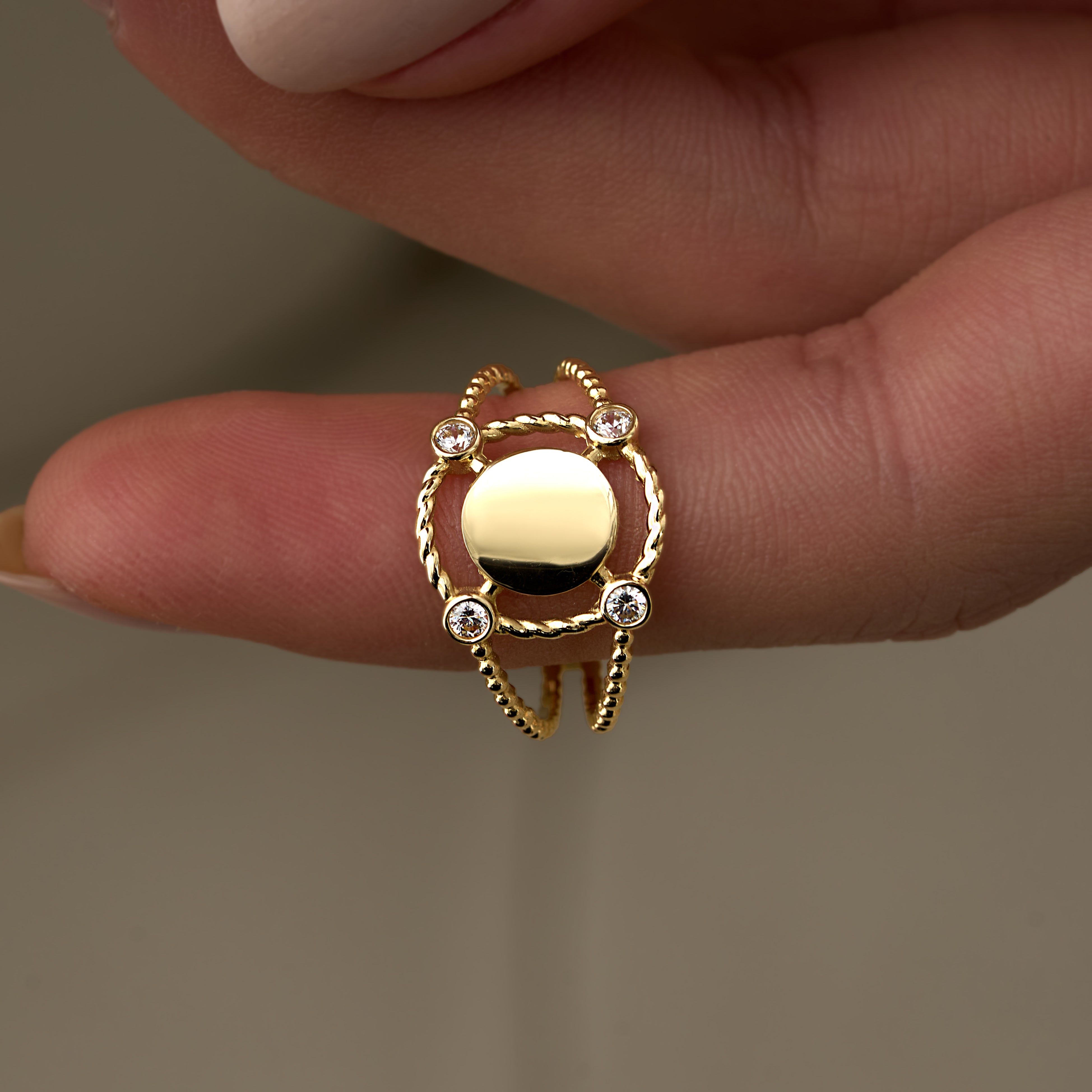 14 Ayar Altın Beş Pırlanta Detaylı Modern Tasarım Yüzük RG033 | altın | Ronaff Pırlanta | Tektaş Yüzük, Pırlanta Yüzük, Kolye, Küpe