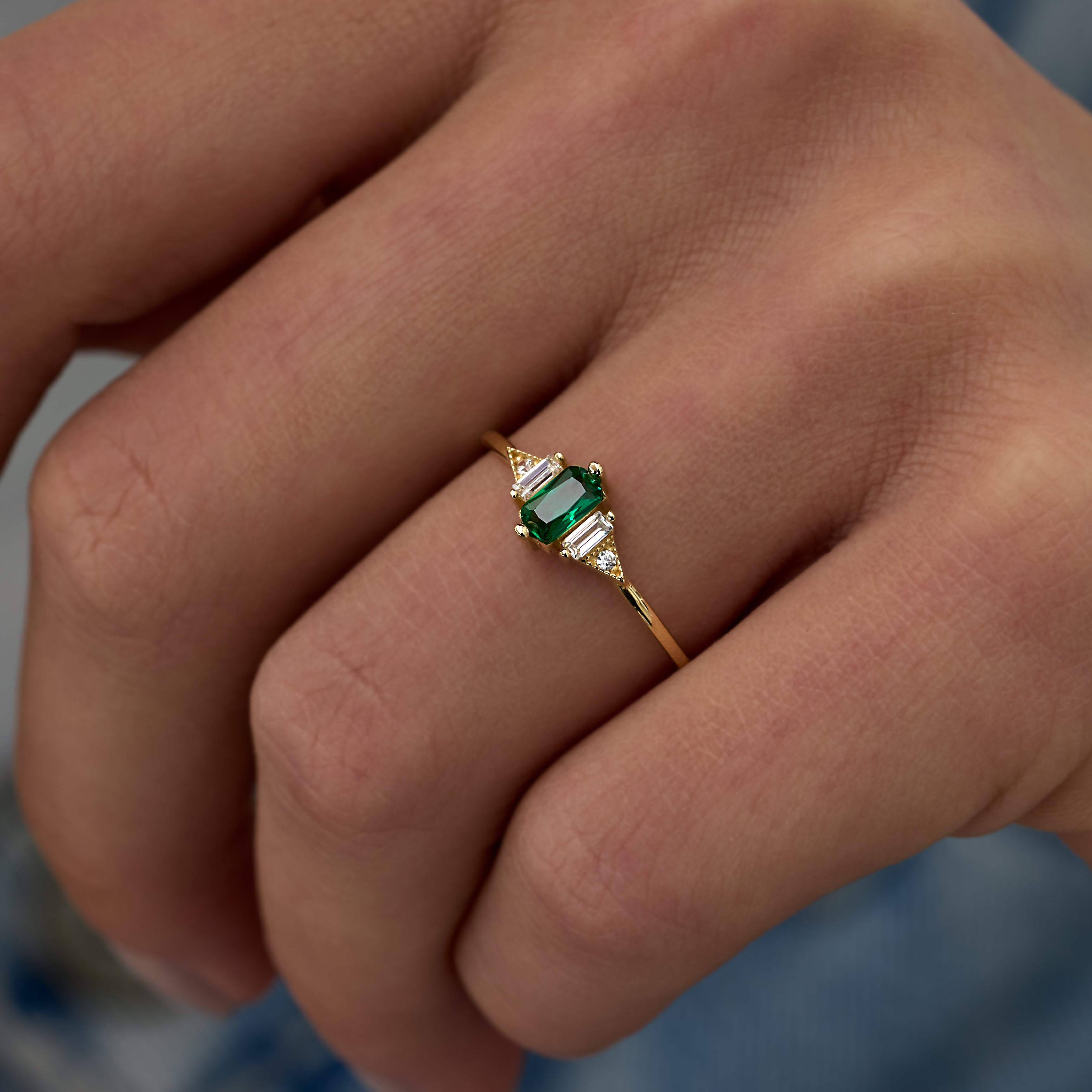 14 Ayar Altın Zümrüt Yeşili Baget Kesim Taşlı Pırlanta Yüzük RG038 | altın | Ronaff Pırlanta | Tektaş Yüzük, Pırlanta Yüzük, Kolye, Küpe