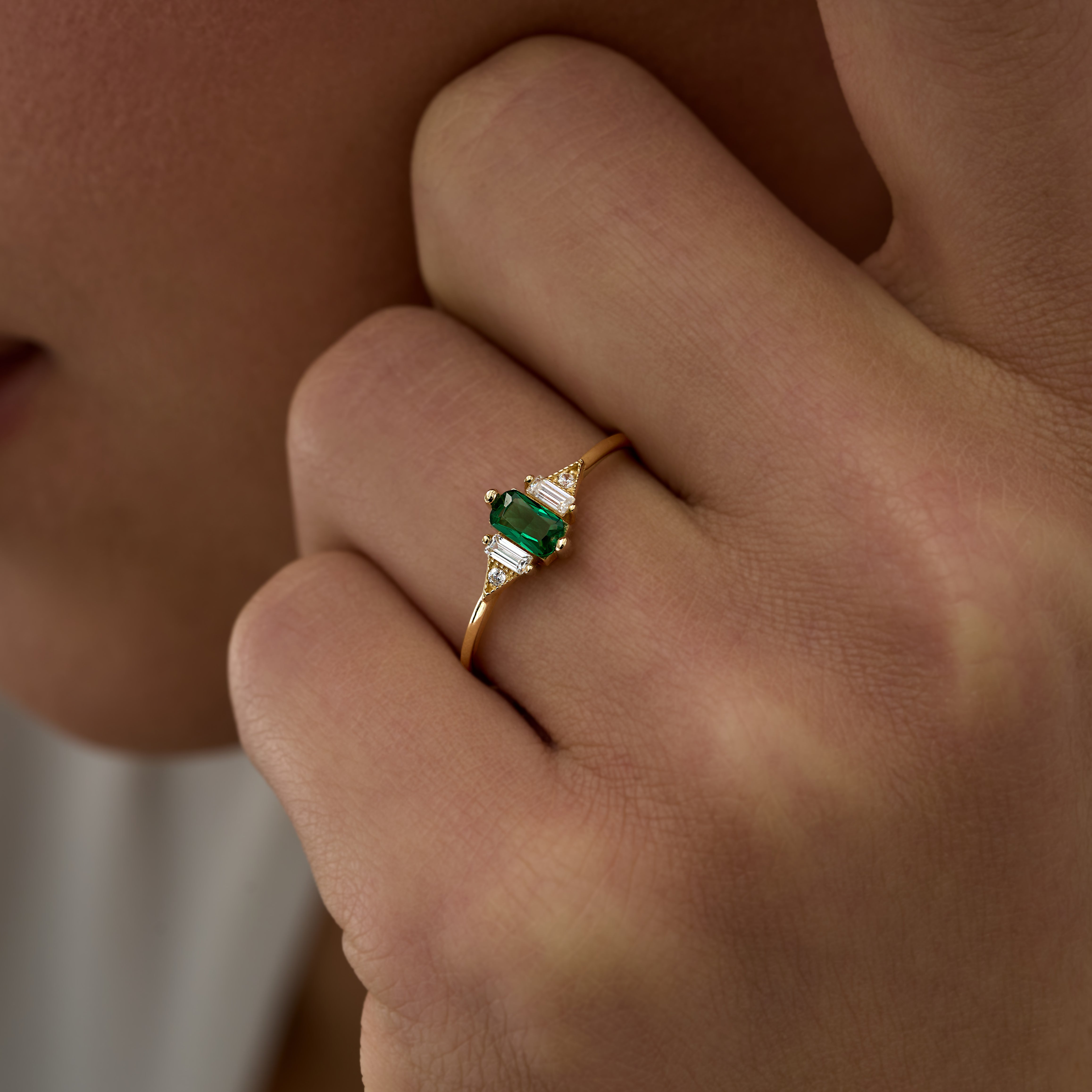 14 Ayar Altın Zümrüt Yeşili Baget Kesim Taşlı Pırlanta Yüzük RG038 | altın | Ronaff Pırlanta | Tektaş Yüzük, Pırlanta Yüzük, Kolye, Küpe