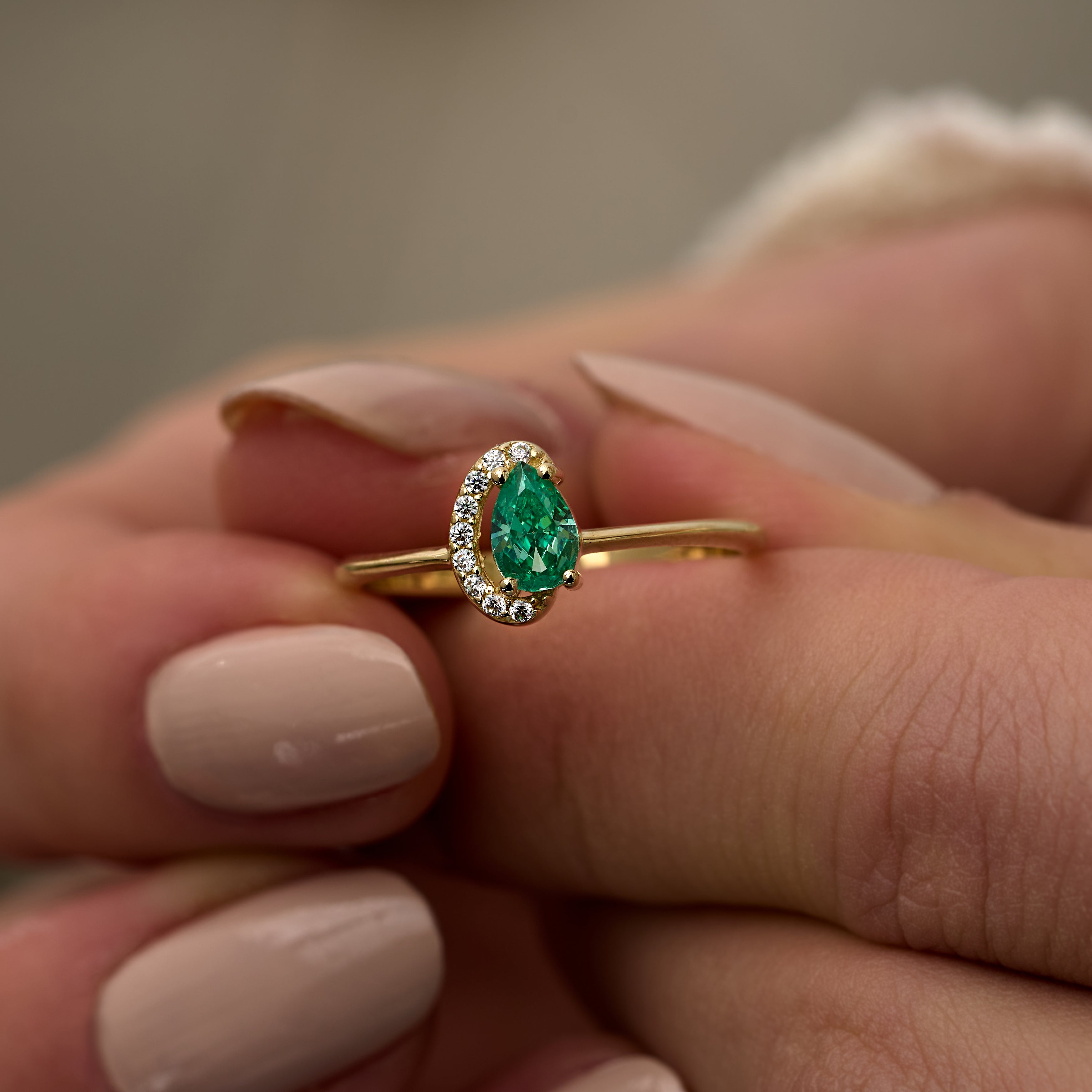 14 Ayar Altın Zümrüt Damla Kesim Pırlanta Yüzük RG070 | altın | Ronaff Pırlanta | Tektaş Yüzük, Pırlanta Yüzük, Kolye, Küpe