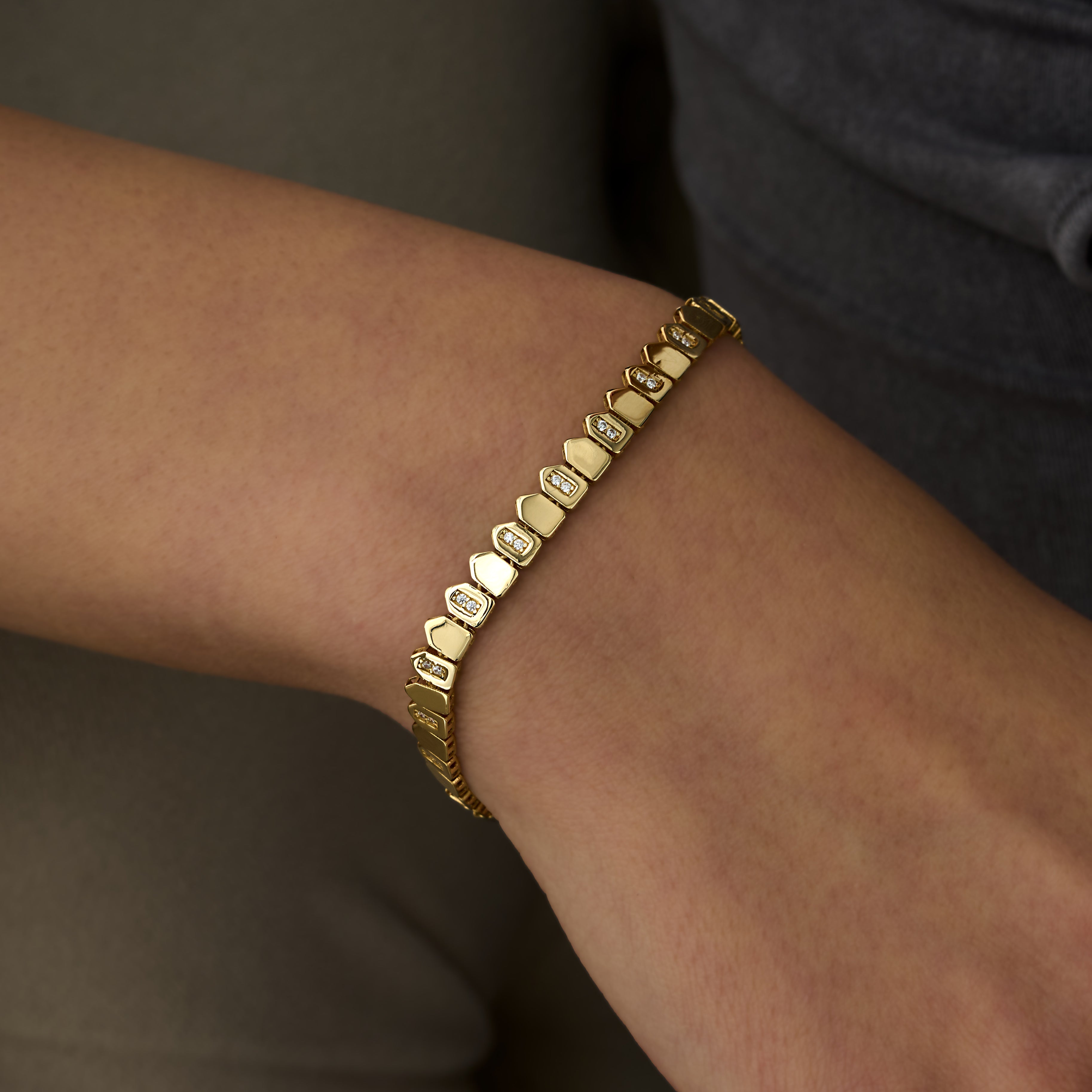 14 Ayar Altın Pırlanta Detaylı Plaka Bileklik RG084 | altın | Ronaff Pırlanta | Tektaş Yüzük, Pırlanta Yüzük, Kolye, Küpe