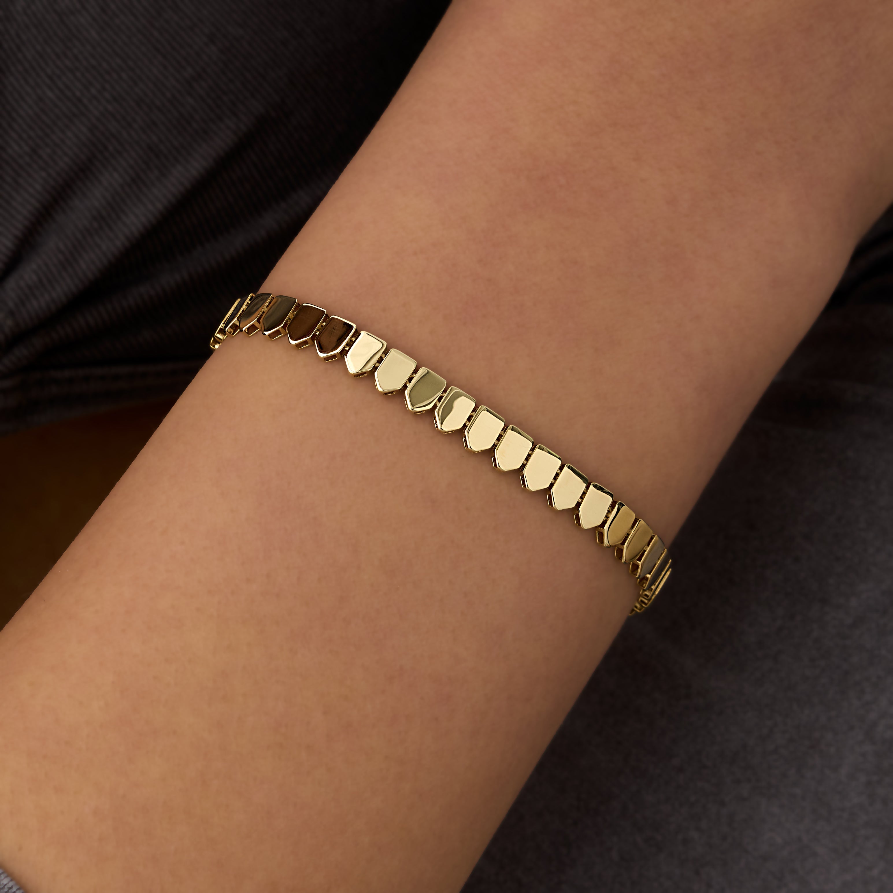 14 Ayar Altın Kalkan Formlu Bileklik RG091 | altın | Ronaff Pırlanta | Tektaş Yüzük, Pırlanta Yüzük, Kolye, Küpe