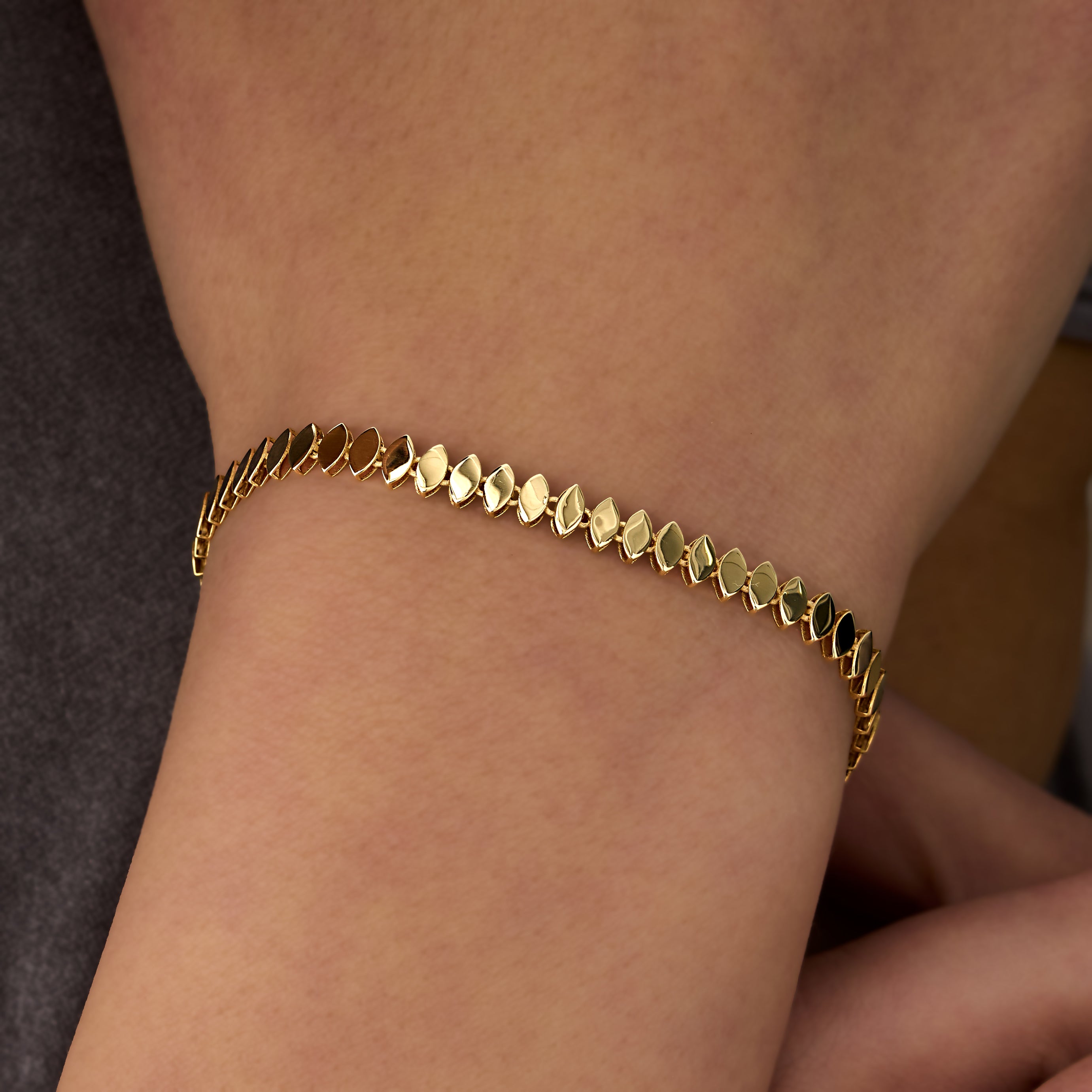 14 Ayar Altın Yaprak Motifli Bileklik RG093 | altın | Ronaff Pırlanta | Tektaş Yüzük, Pırlanta Yüzük, Kolye, Küpe