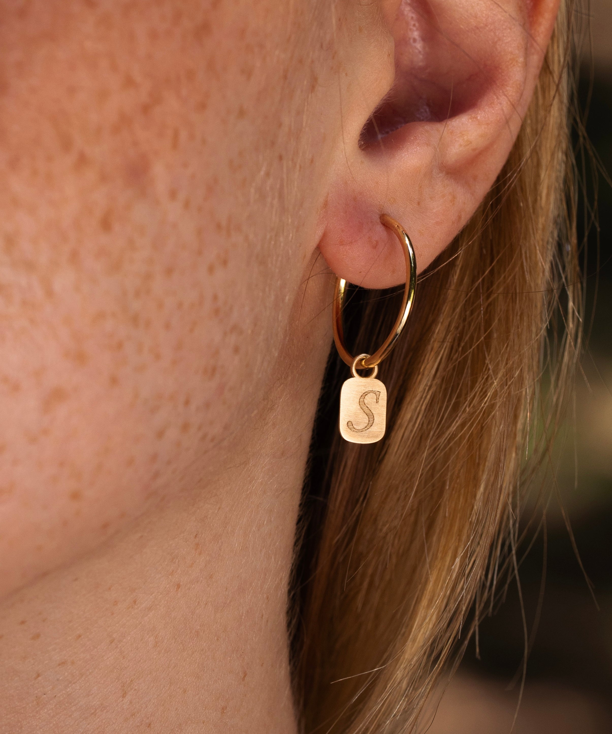 Kişiye Özel Harfli 14 Ayar Altın Küpe - RNF01081 | Pırlanta Küpe | Ronaff Pırlanta | Tektaş Yüzük, Pırlanta Yüzük, Kolye, Küpe