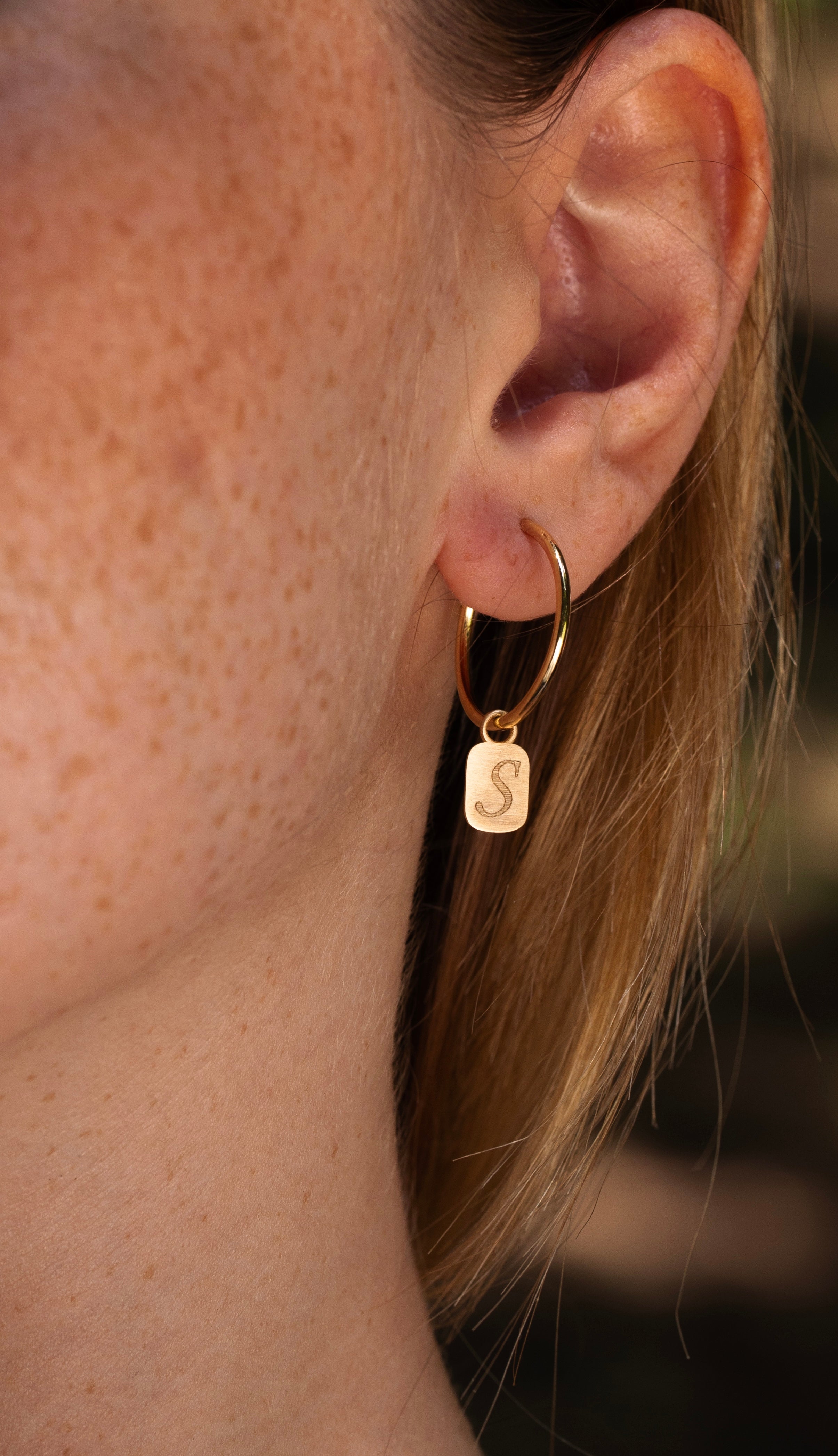 Kişiye Özel Harfli 14 Ayar Altın Küpe - RNF01081 | Pırlanta Küpe | Ronaff Pırlanta | Tektaş Yüzük, Pırlanta Yüzük, Kolye, Küpe