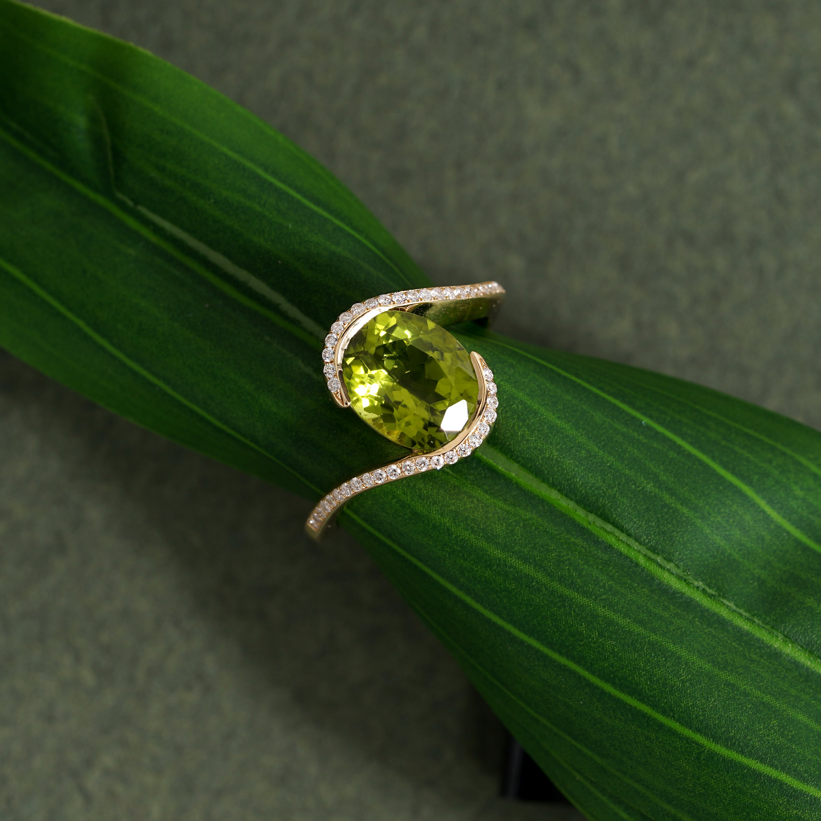 2.50 Karat Peridot & Pırlantalı Yüzük | Pırlanta Yüzük | Ronaff Pırlanta | Tektaş Yüzük, Pırlanta Yüzük, Kolye, Küpe