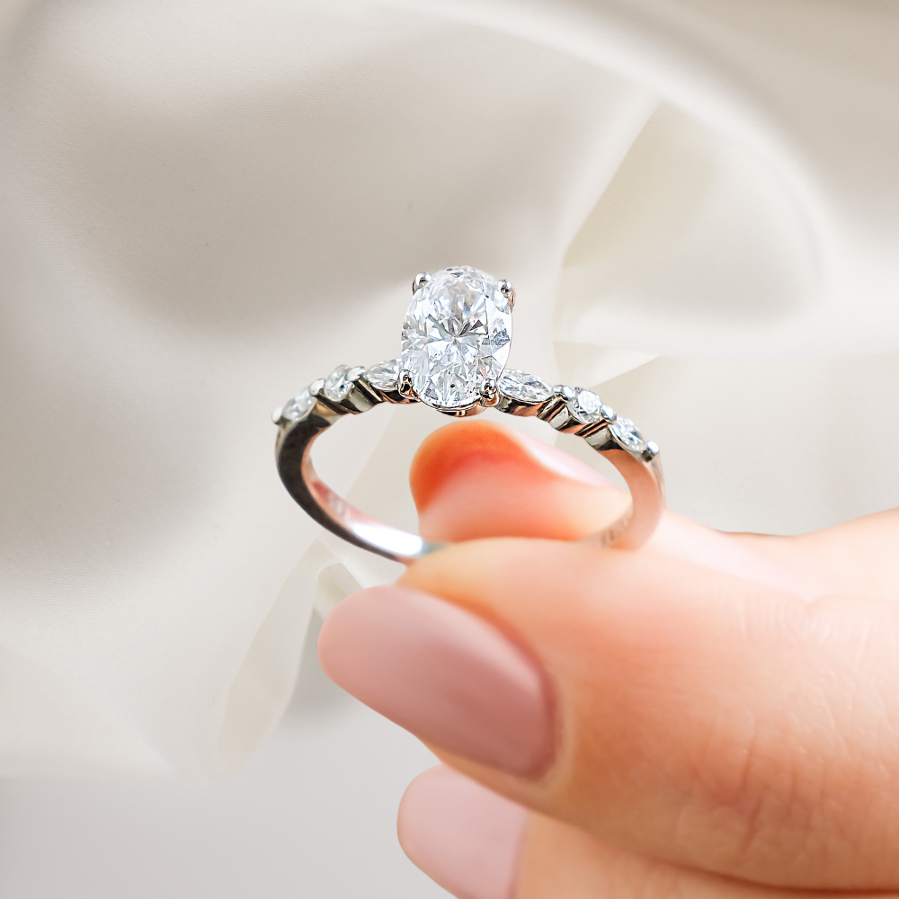 0.70 Karat Oval Kesim & 0.28 Karat Markiz-Yuvarlak Karat Pırlanta GIA/HRD Sertifikalı Özel Tasarım Tektaş Yüzük-RNF1364 | Pırlanta Yüzük | Ronaff Pırlanta | Tektaş Yüzük, Pırlanta Yüzük, Kolye, Küpe