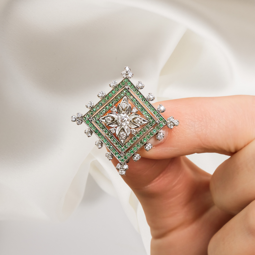 1.00 Karat Naturel Zümrüt & 0.70 Karat Pırlanta Özel Tasarım Broş-RNF1353 | Broş | Ronaff Pırlanta | Tektaş Yüzük, Pırlanta Yüzük, Kolye, Küpe