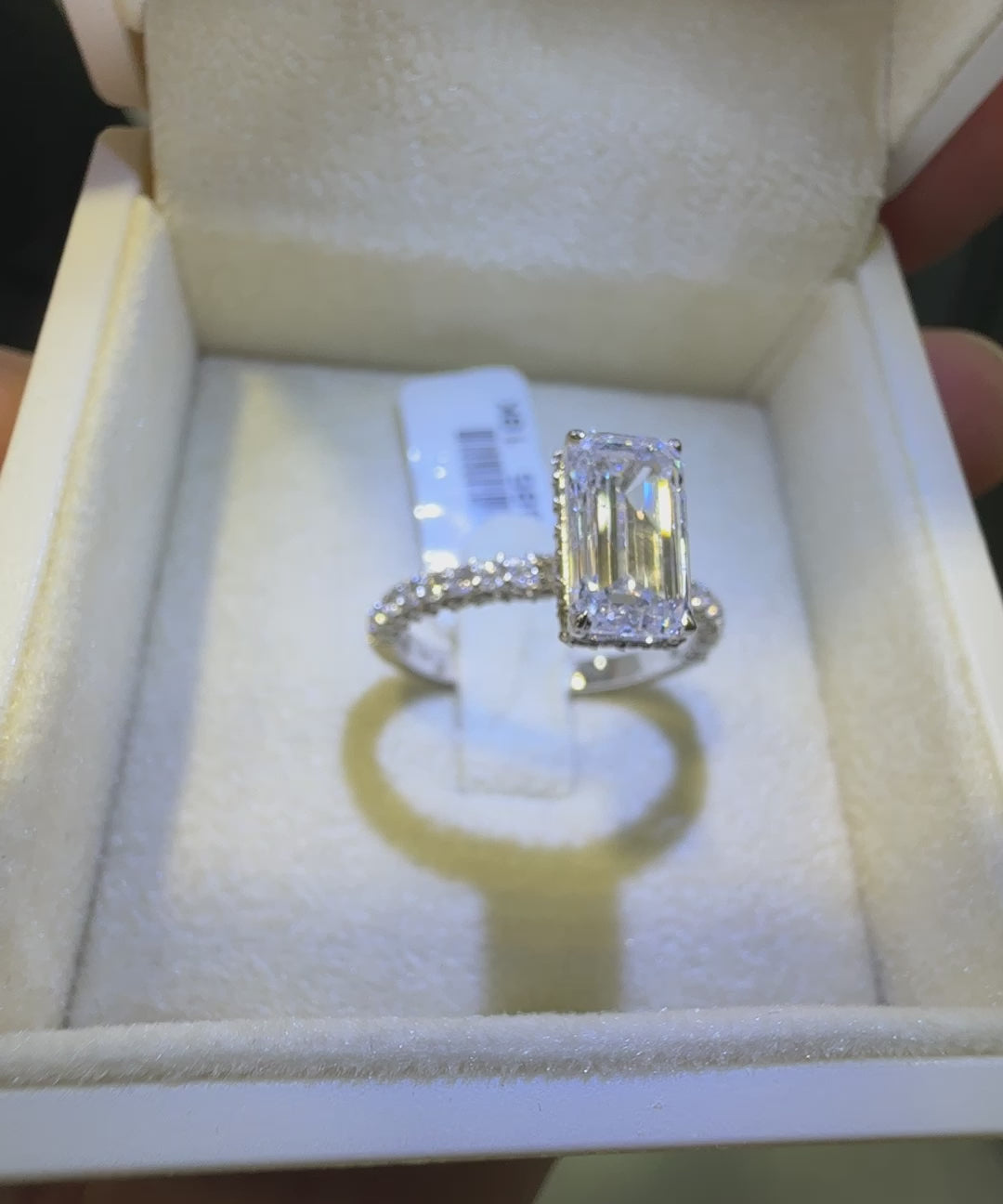 1-50-karat-radyant-kesim-0-20-karat-kenar-hrd-sertifikali-pirlanta-tektas-yuzuk-rnf01107